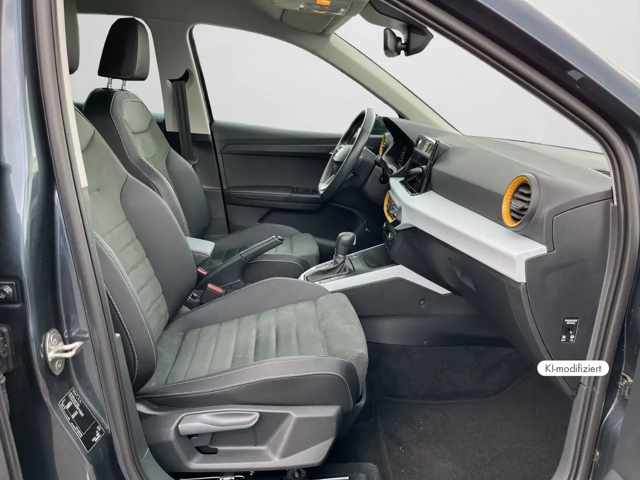 SEAT Arona Style 1.0 TSI — Vehicle gallery 4