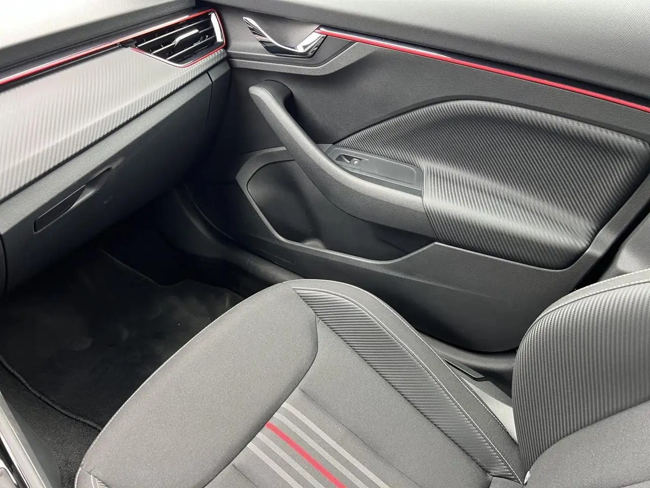 Skoda Scala 1.5 TSI DSG Monte Carlo Kamera LED-S.5JG. — معرض صور السيارة 17