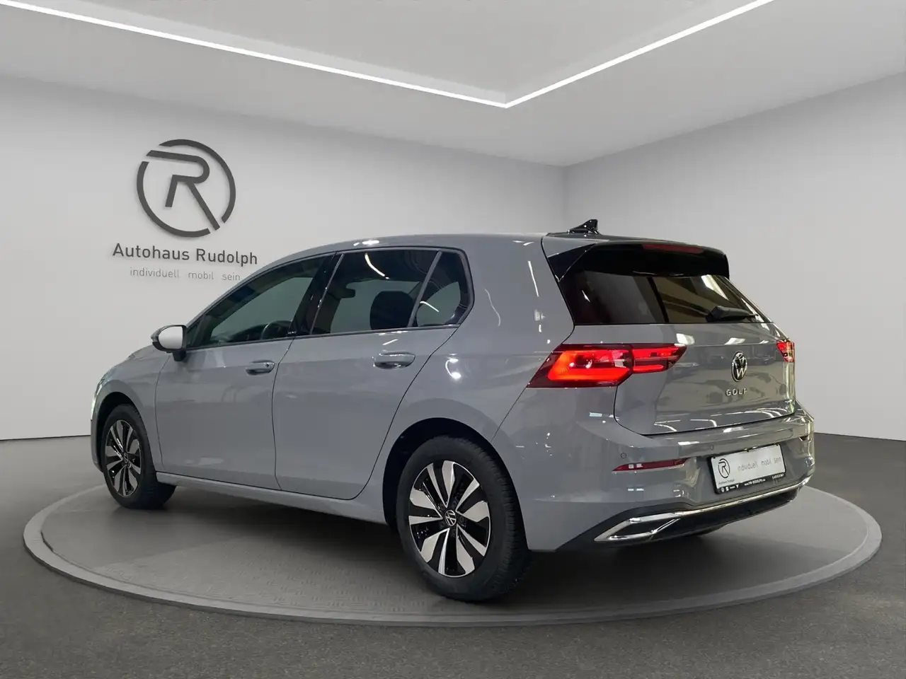 Volkswagen Golf VIII 1.5 TSI Move / Navi LED RFK — Vehicle gallery 3
