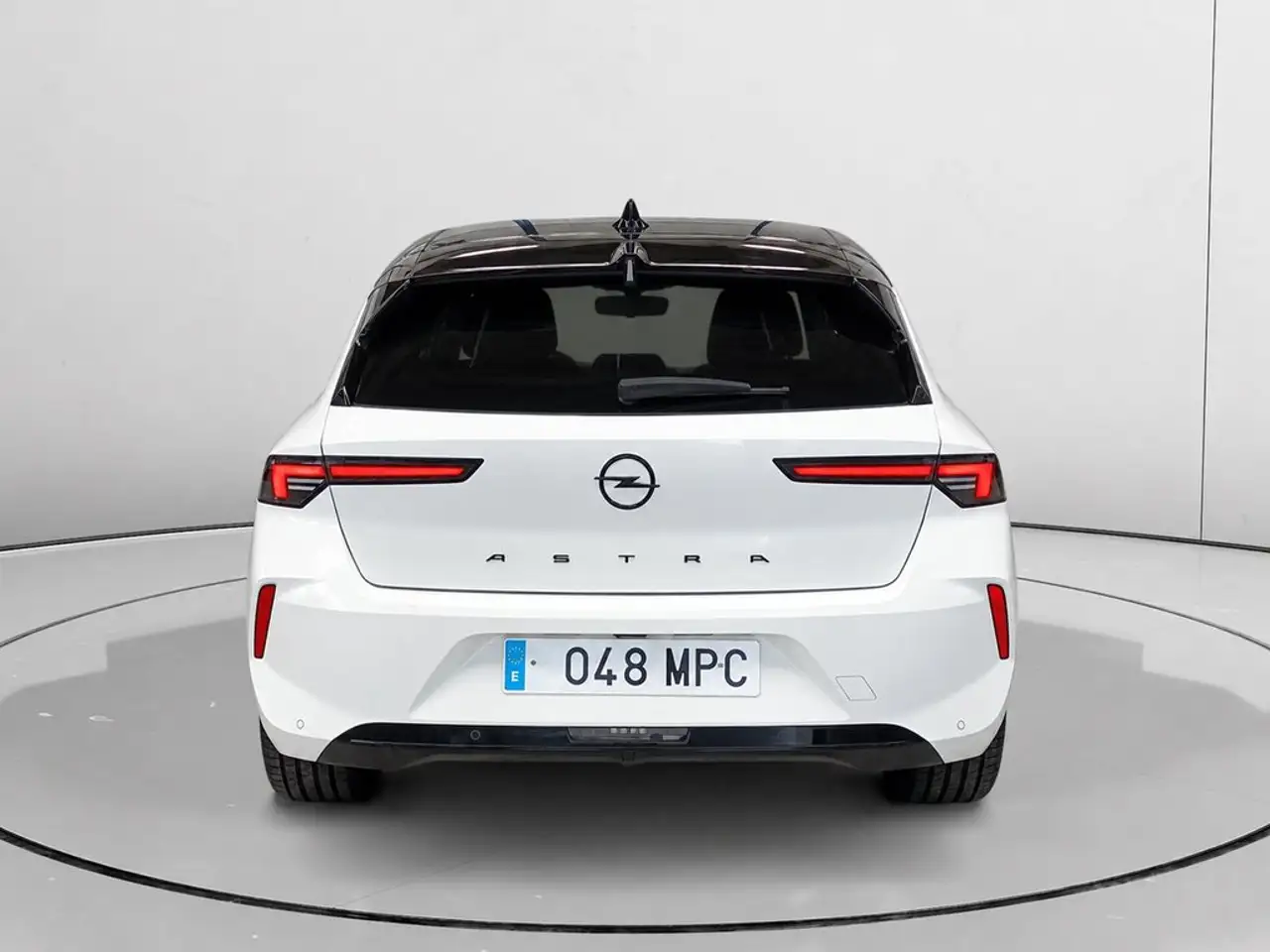 Opel Astra 1.2T XHT S/S GS 130 — Vehicle gallery 4