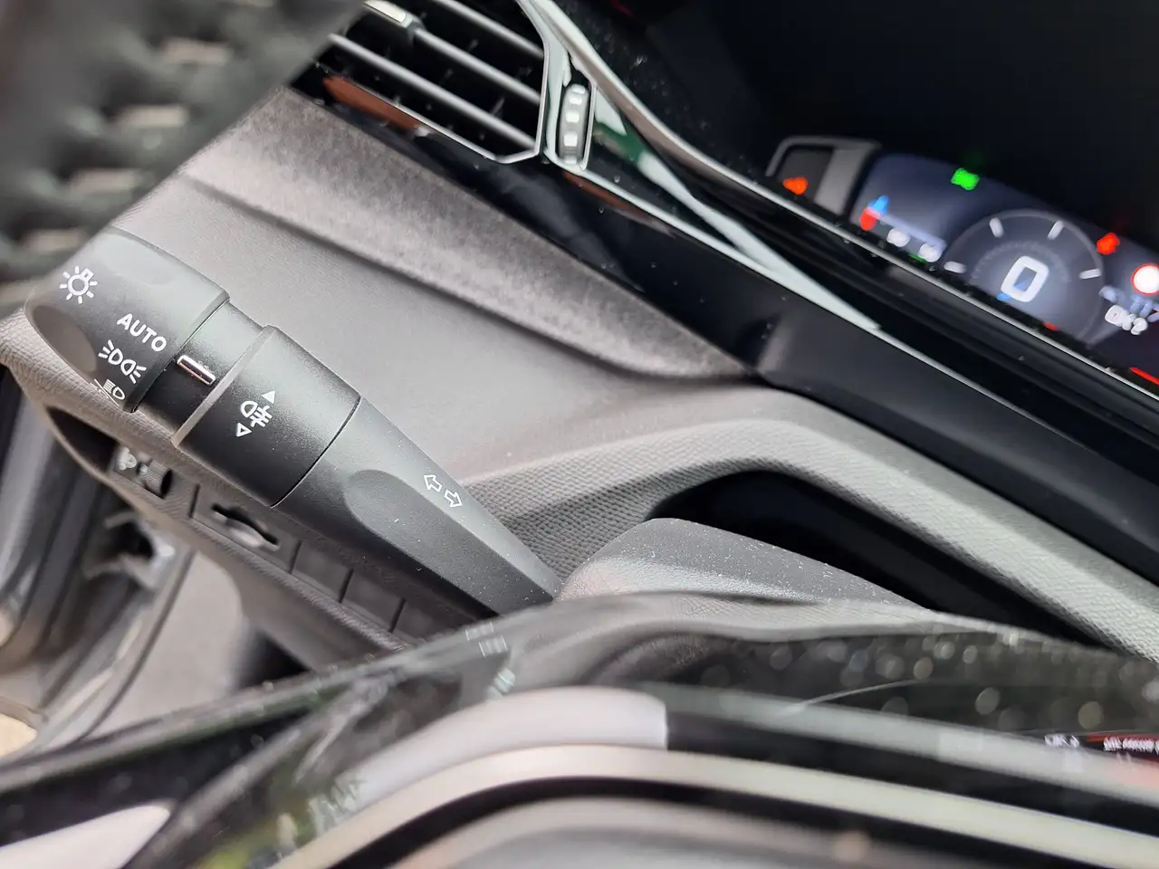 Peugeot 308 Allure PureTech 130, SH vorn, Komfortsitz vo. li. — Galerie du véhicule 7