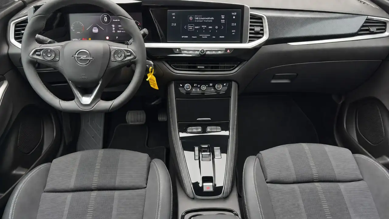 Opel Grandland 1.2 Turbo GS Line AHK+LED+SHZ+2xKlima — معرض صور السيارة 15