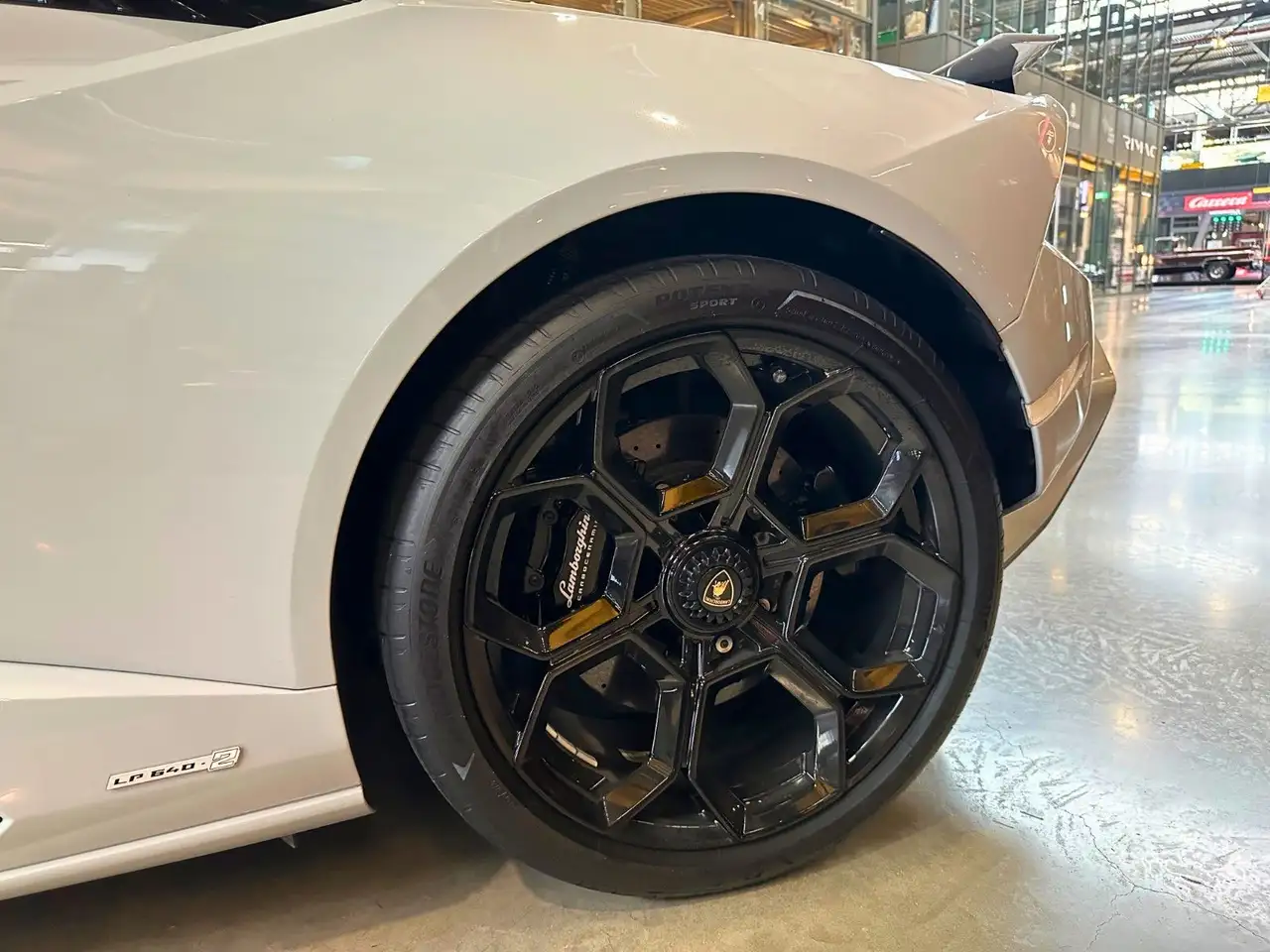 Lamborghini Huracán Tecnica / Style Package / Alcantara — Galerie du véhicule 11
