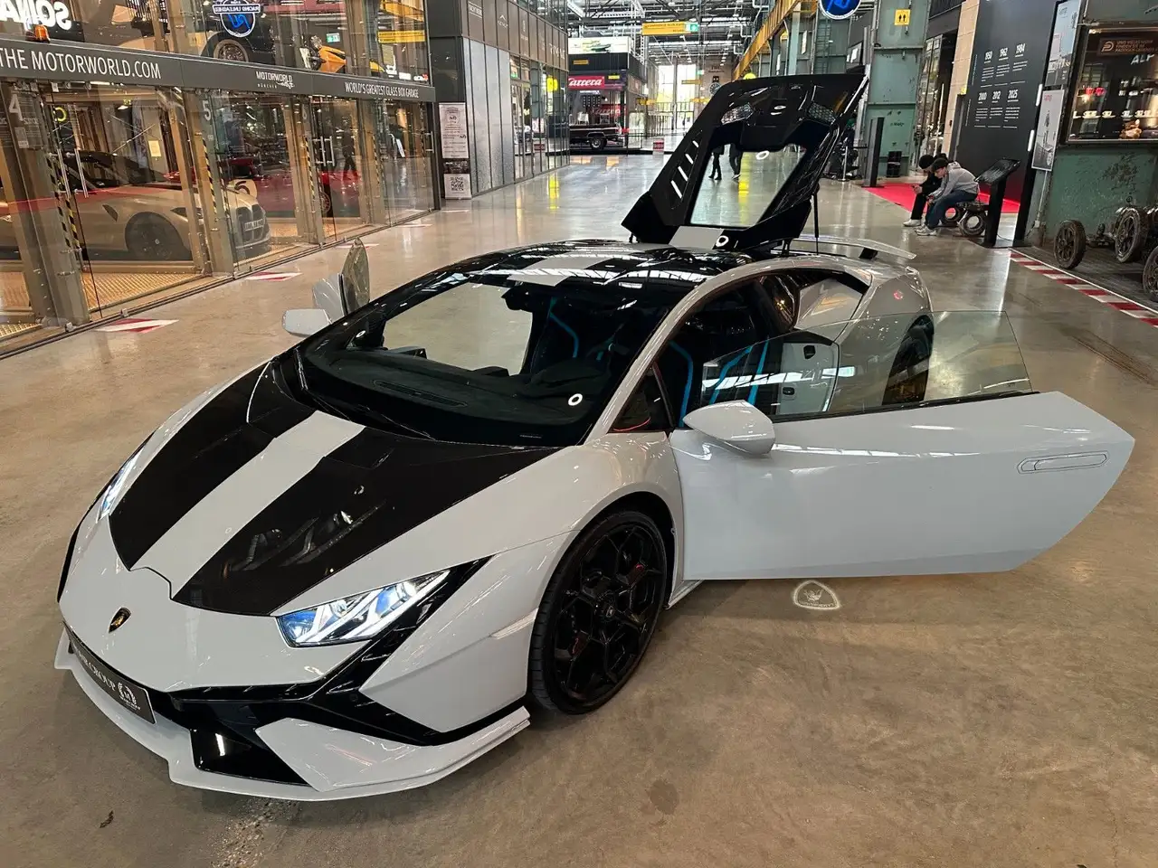 Lamborghini Huracán Tecnica / Style Package / Alcantara — Galerie du véhicule 3