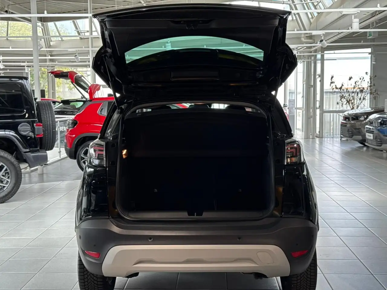 Opel Crossland 1.2 Turbo Elegance LED+Navi+2xKlima+LM — Galería del vehículo 10
