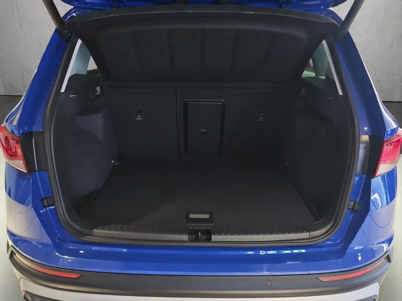 SEAT Ateca Xperience 1.5 Navi elektr. Heckklappe AHK schwenkb — Galería del vehículo 8