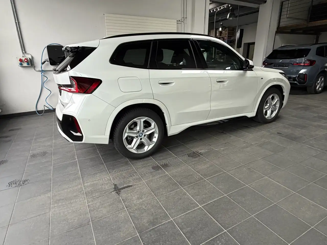 BMW iX1 30 xDrive M Sport Leder Vernasca Komplettausstattung — Galerie du véhicule 3