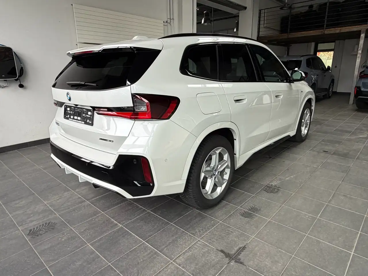 BMW iX1 30 xDrive M Sport Leder Vernasca Komplettausstattung — Galerie du véhicule 4