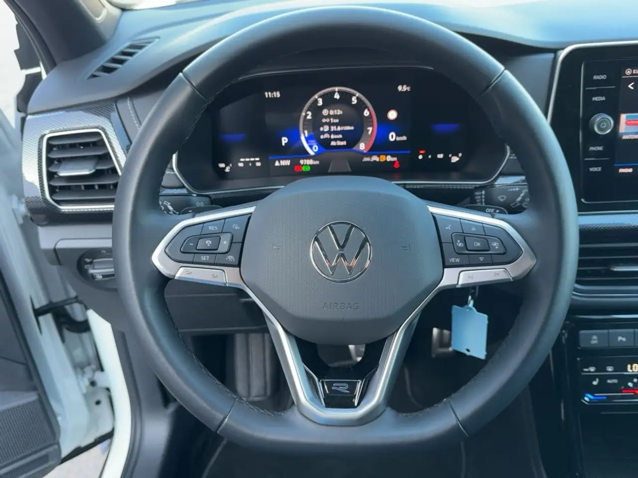 Volkswagen T-Cross 1.5 TSI DSG R-Line ACC Navi LED-Matrix K — Vehicle gallery 12
