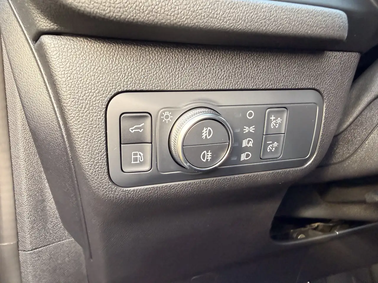 Ford Kuga Kuga Plug-in Hybrid 2.5 Duratec PHEV ST-LINE — Vehicle gallery 6