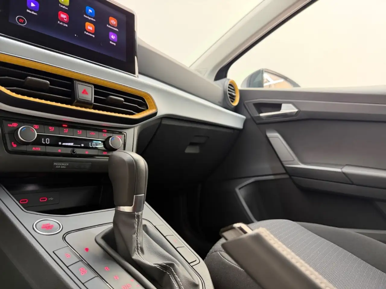 SEAT Ibiza Style Edition AUTOMATIK ALLWETTER NAV LED DIG-DISP — Vehicle gallery 20