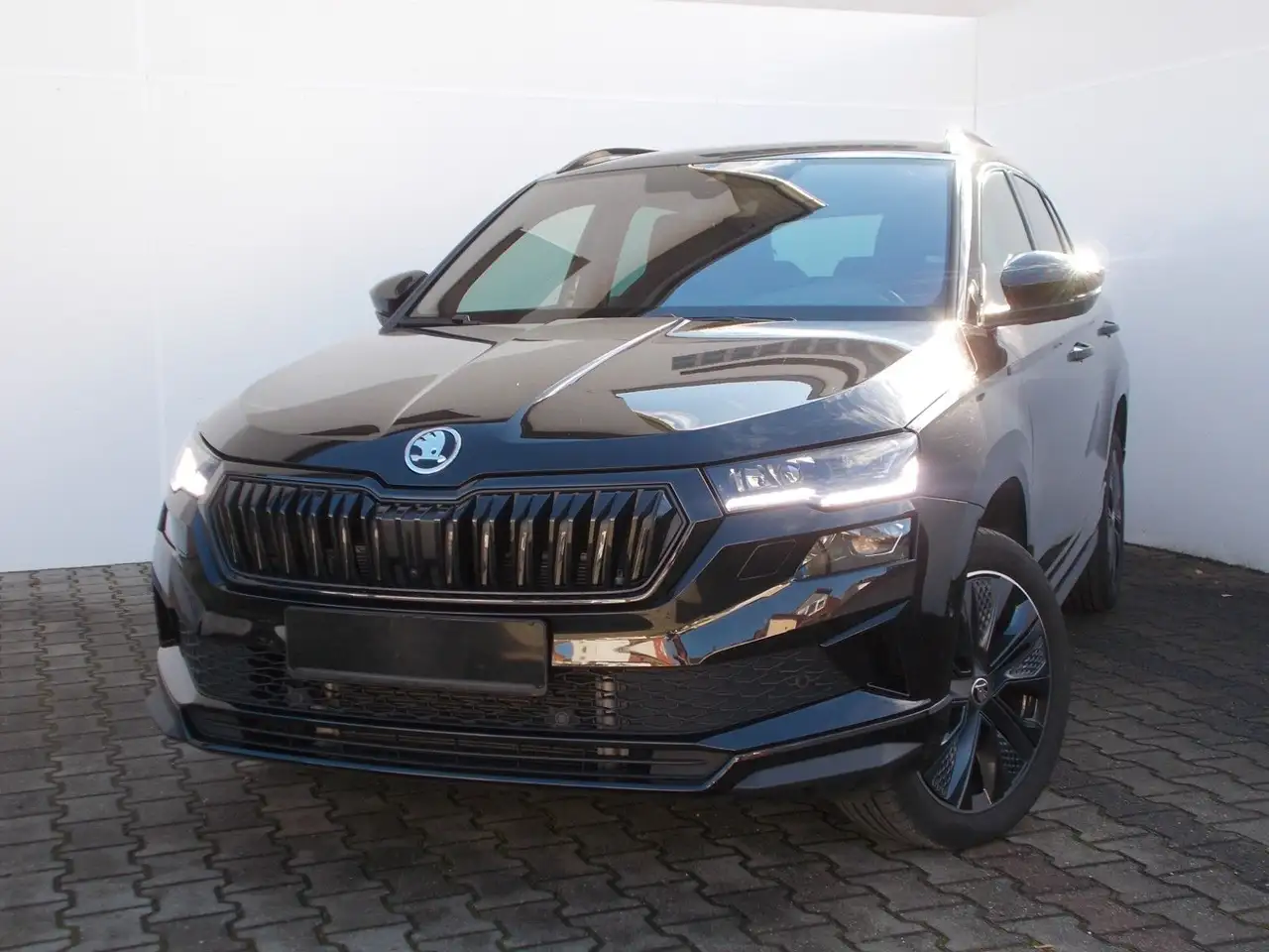 Skoda Karoq 1.5 TSI Sportline * DSG * Navi *AHK *360° — Galerie du véhicule 3