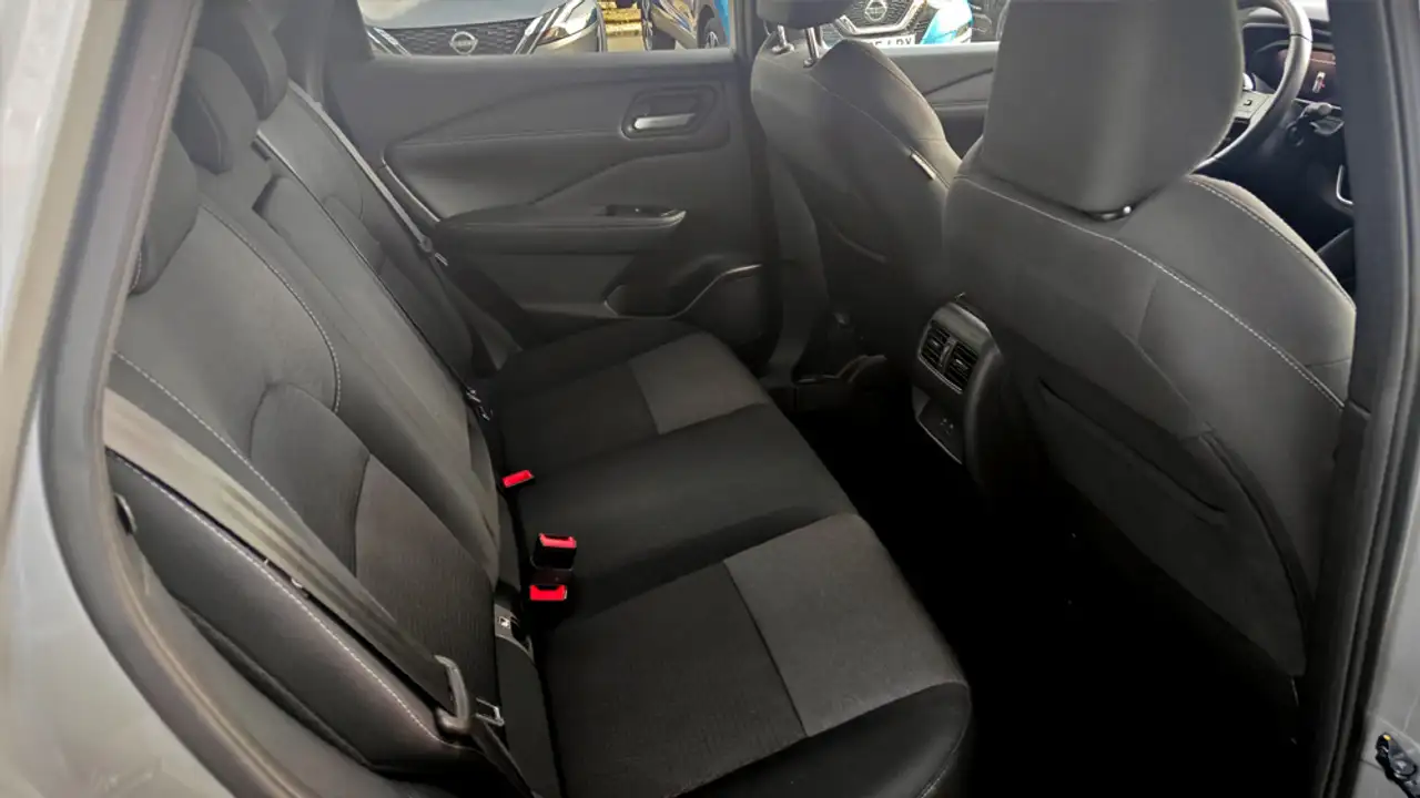 Nissan Qashqai DIG-T NCONECTA MHEV X-TRONIC — معرض صور السيارة 7