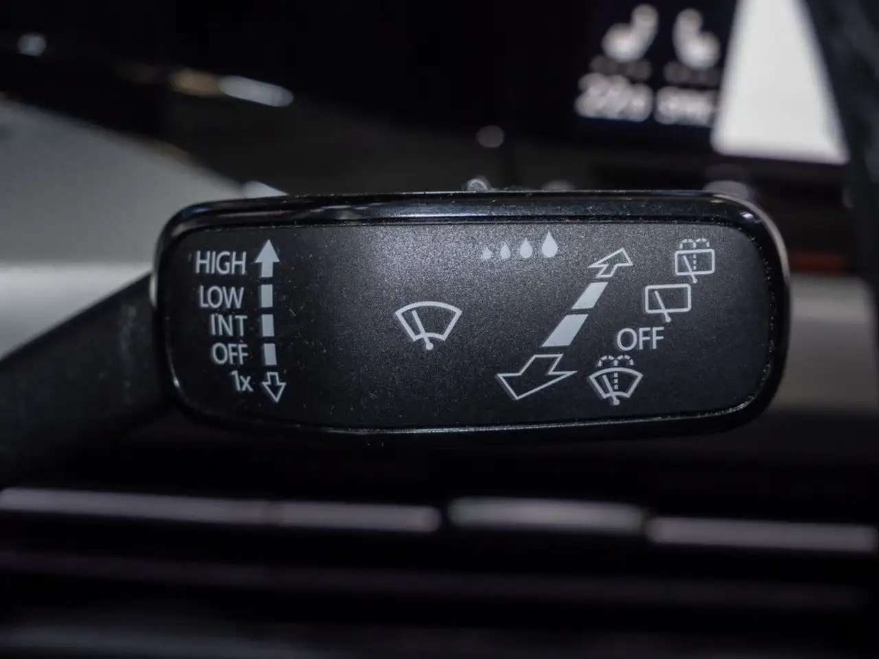 Volkswagen Golf VIII 1.0 TSI Move LED APP Keyless Sitzhzg. — Vehicle gallery 17