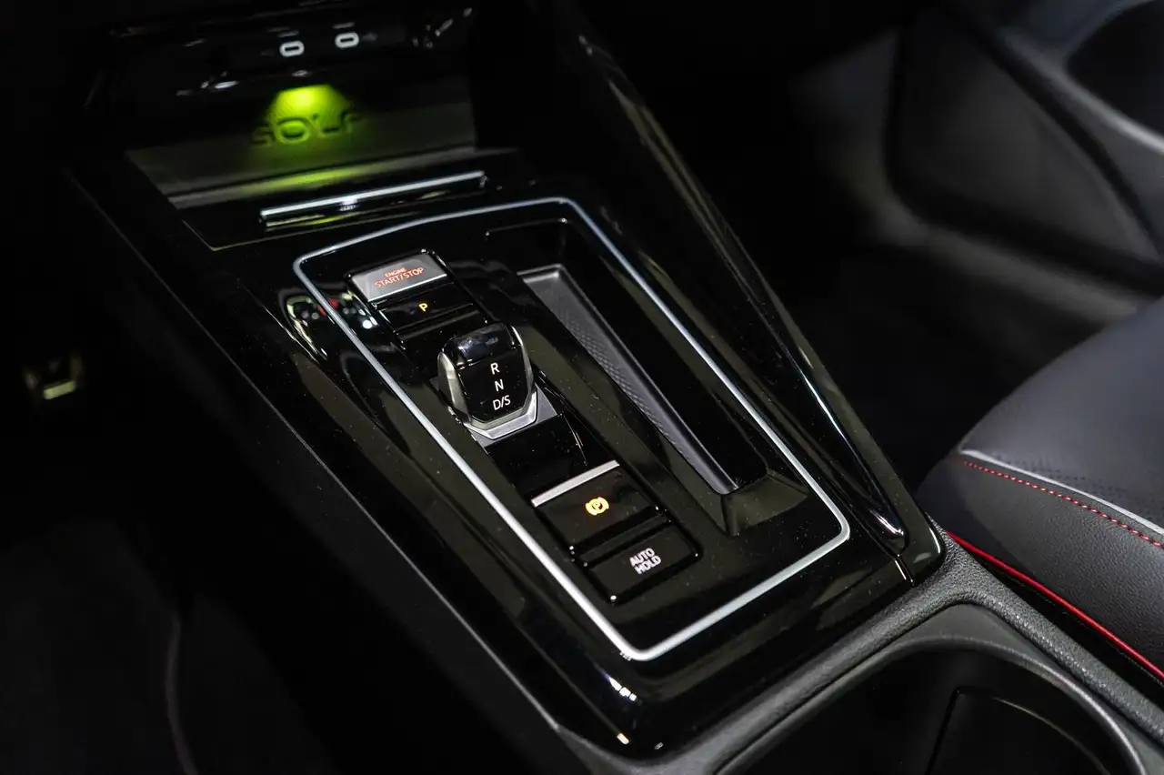 Volkswagen Golf 2.0 TSI GTI Clubsport IQ. DCC PANO H&K AGA — معرض صور السيارة 27