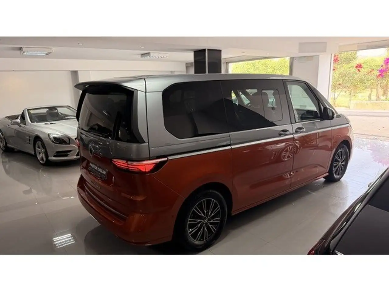 Volkswagen T7 Multivan 2.0TDI Batalla Corta Life DSG 110kW — Galerie du véhicule 5