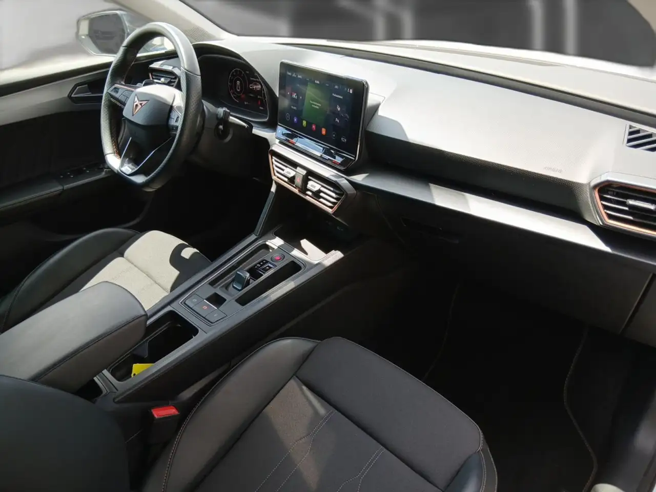 CUPRA Leon 1.5 eTSI DSG *Vision+*LED*GRA*SHZ* — Vehicle gallery 13
