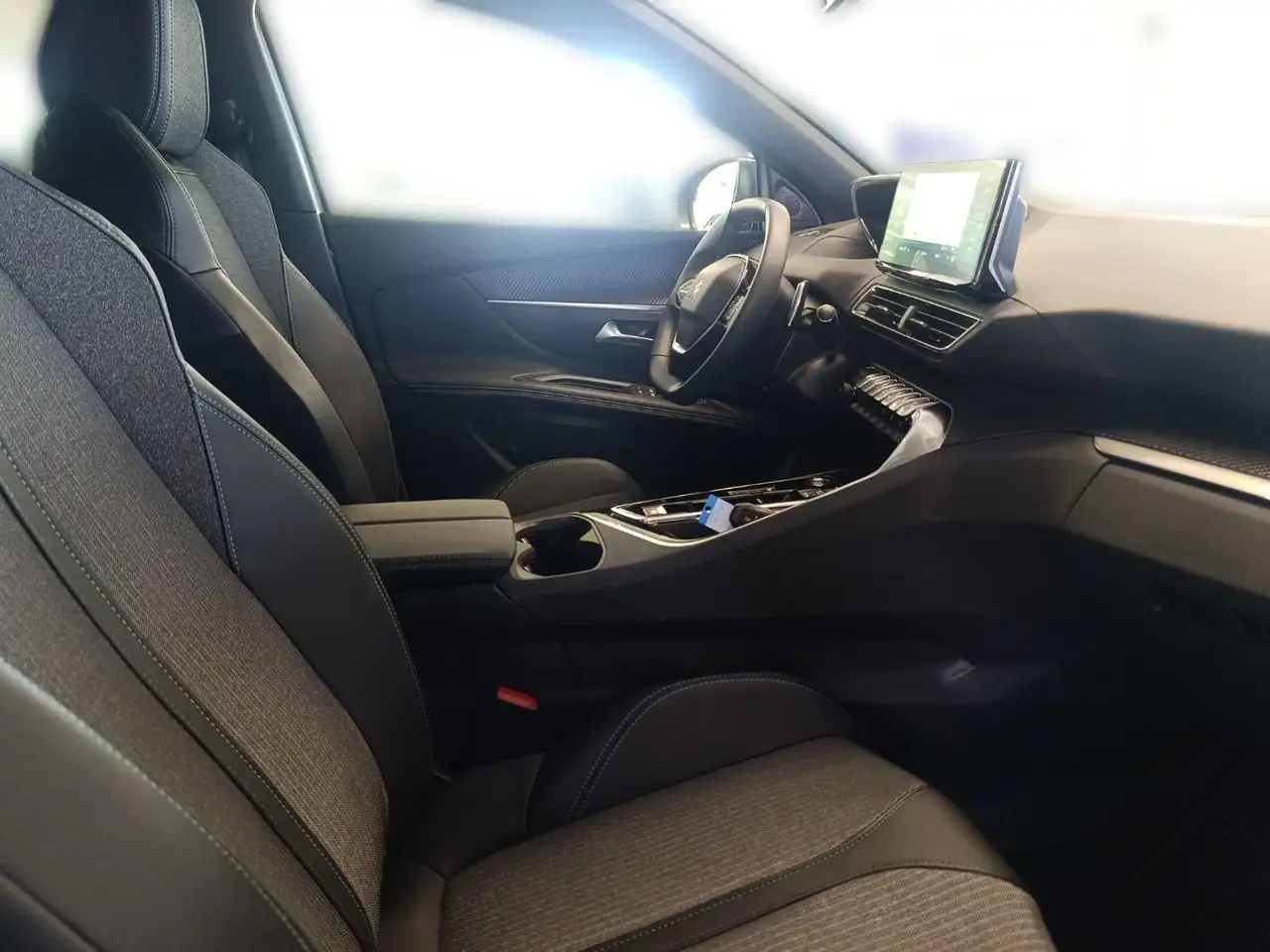 Peugeot 3008 1.2 PureTech 130 Allure Pack KeyLess LED LM — Galerie du véhicule 15