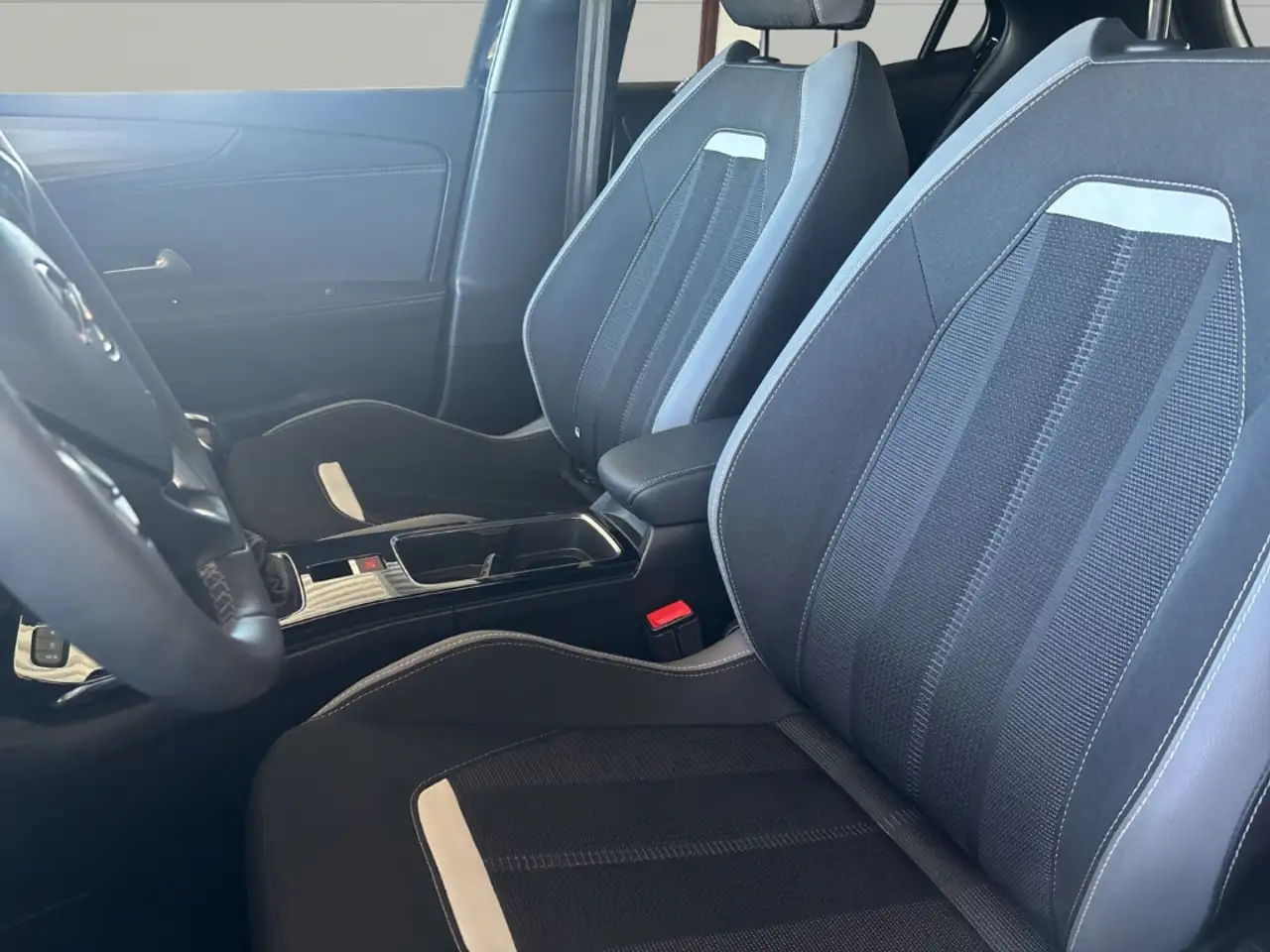 Opel Mokka GS 1.2 Turbo +CarPlay+Sitzhzg.+Allwetter+Keyless+ — Galerie du véhicule 6