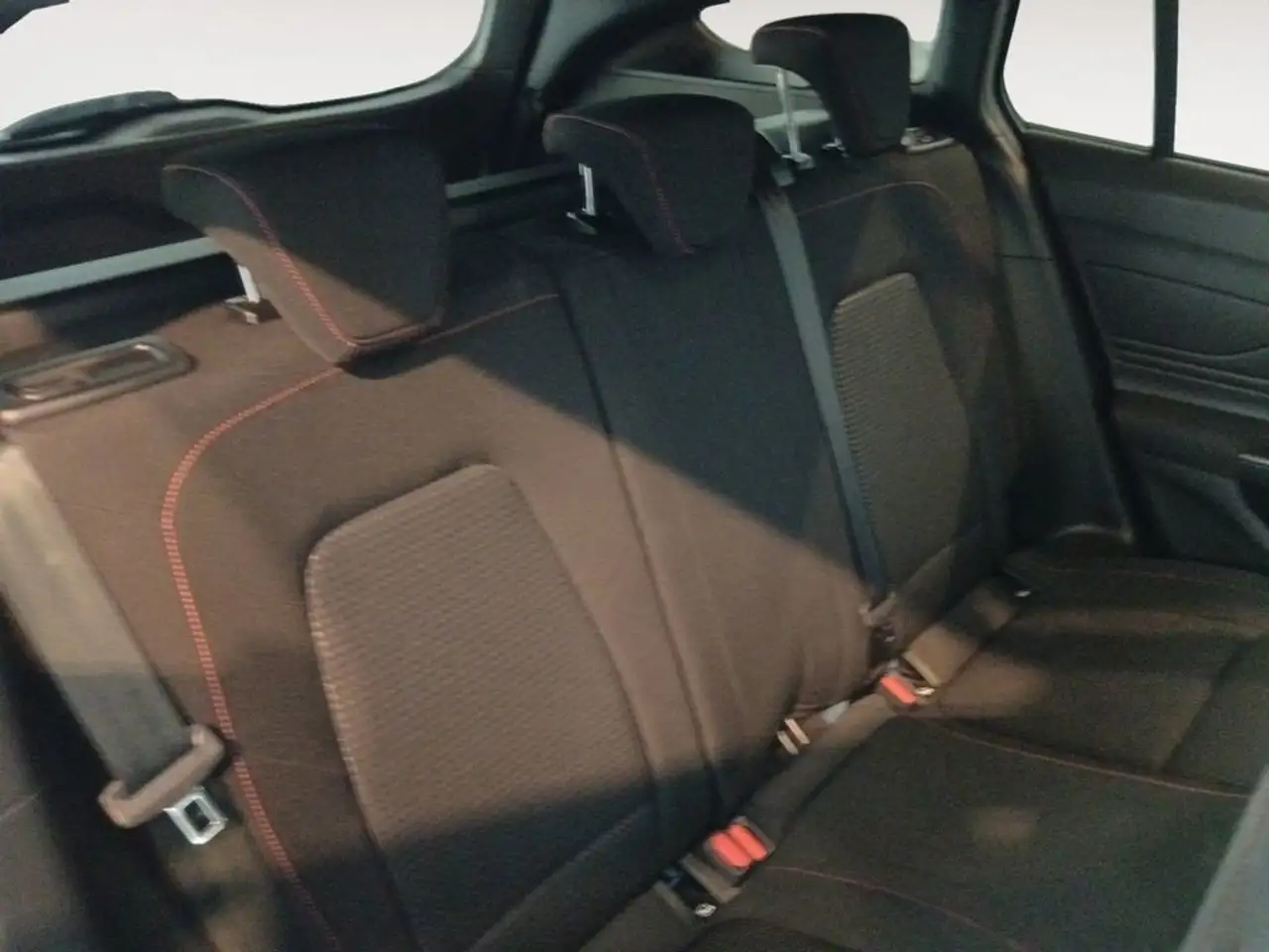 Ford Focus Sportbreak 1.0 Ecoboost MHEV ST-Line 155 Aut. — Galería del vehículo 9