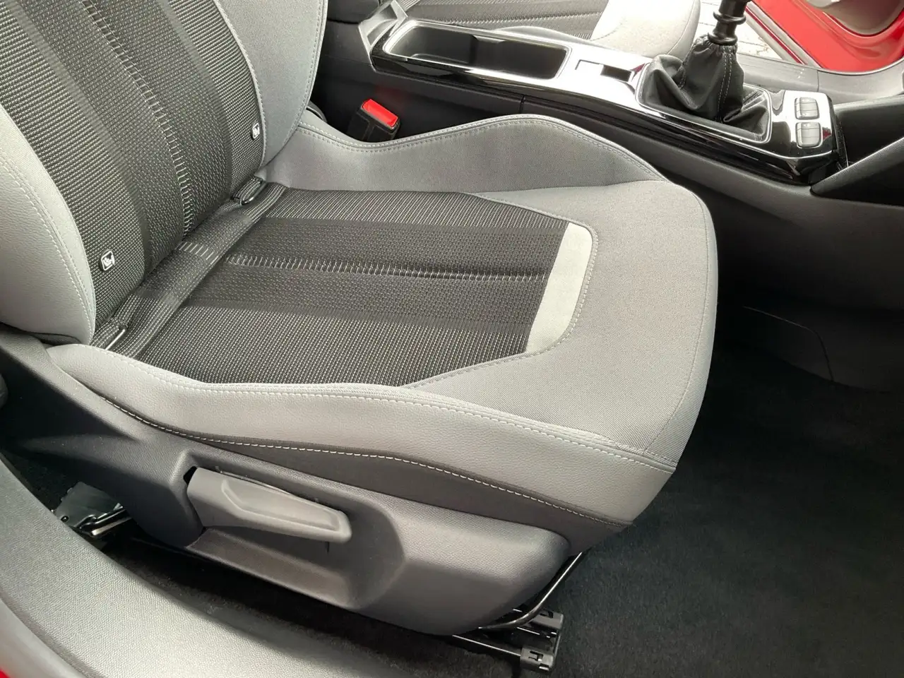 Opel Mokka Elegance Kamera PDC, Winterpaket, .... — Galería del vehículo 25