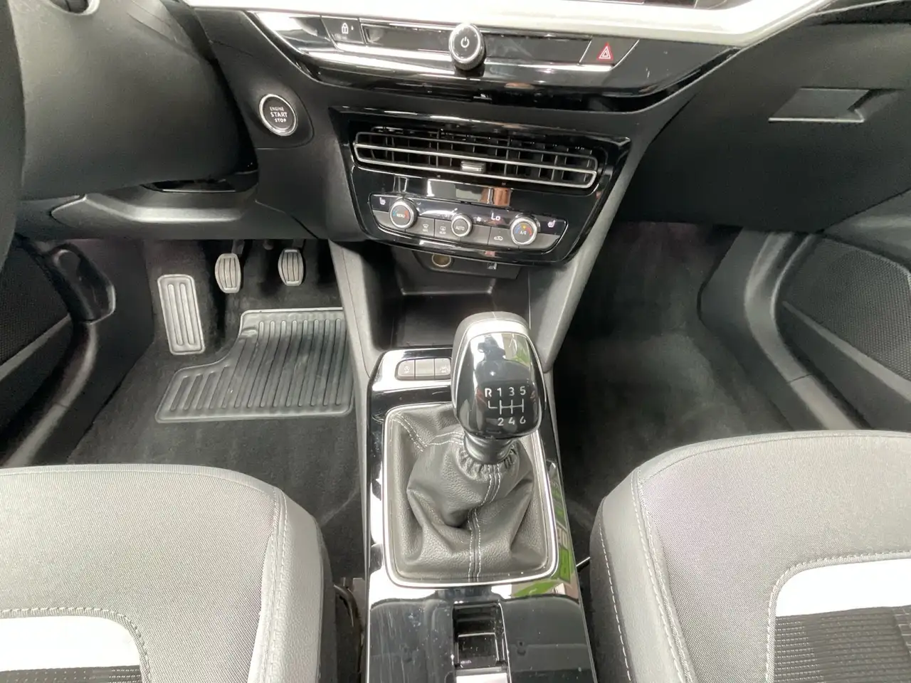 Opel Mokka Elegance Kamera PDC, Winterpaket, .... — Galería del vehículo 16