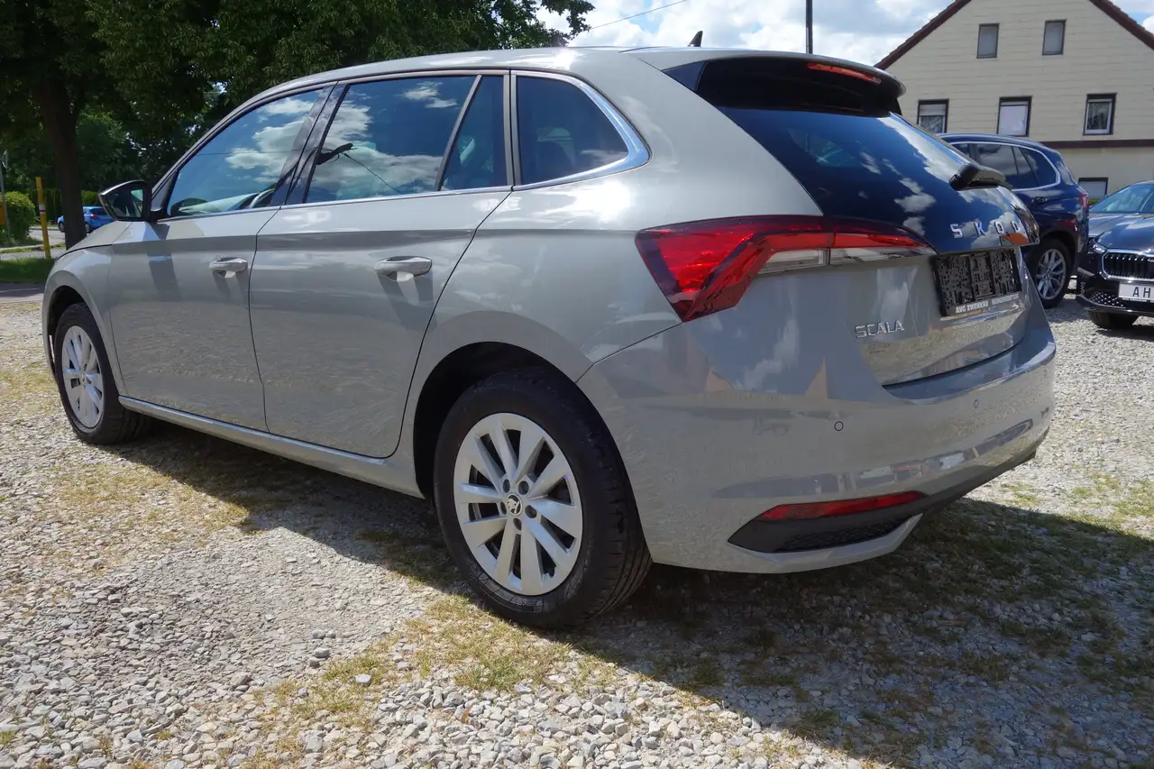 Skoda Scala Selection Navi / beh. Lenkrad / Steelgrey — Vehicle gallery 7