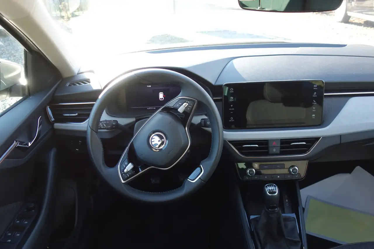 Skoda Scala Selection Navi / beh. Lenkrad / Steelgrey — Vehicle gallery 5