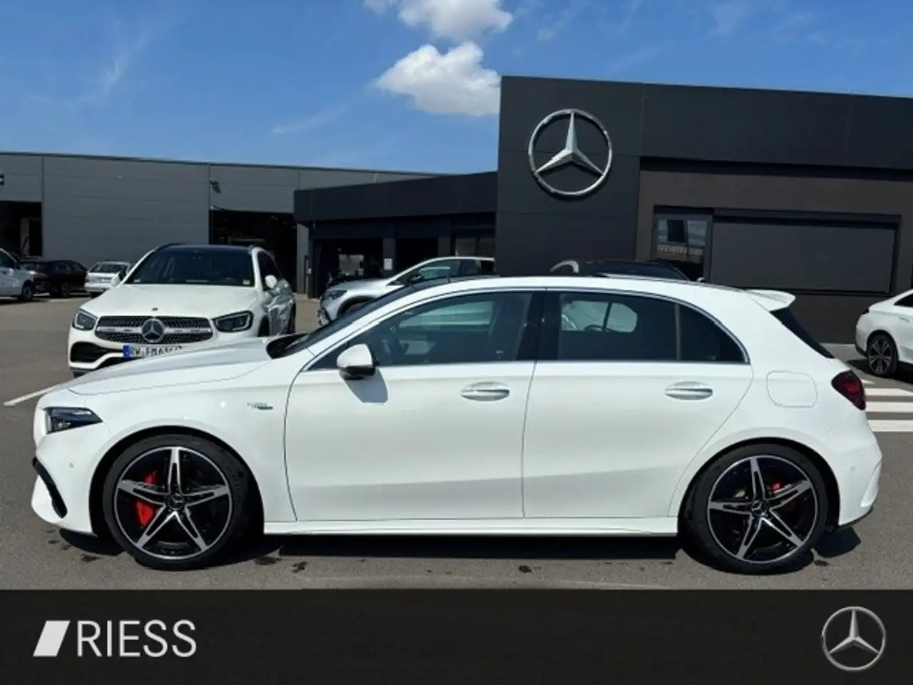 Mercedes-Benz A 45 AMG S 4M Distr Perf Sitze Pano HUD 19" — Vehicle gallery 4