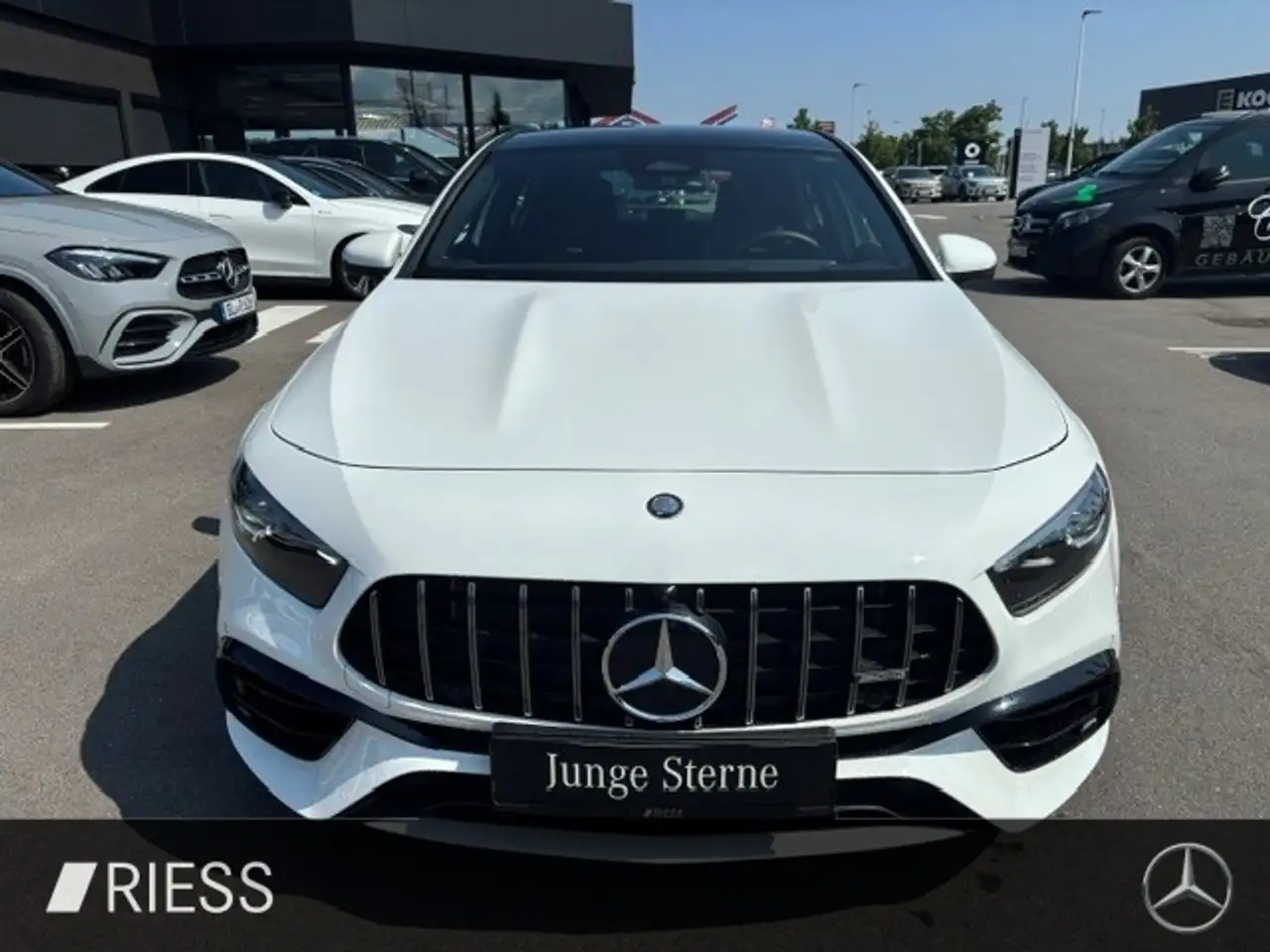 Mercedes-Benz A 45 AMG S 4M Distr Perf Sitze Pano HUD 19" — Vehicle gallery 3