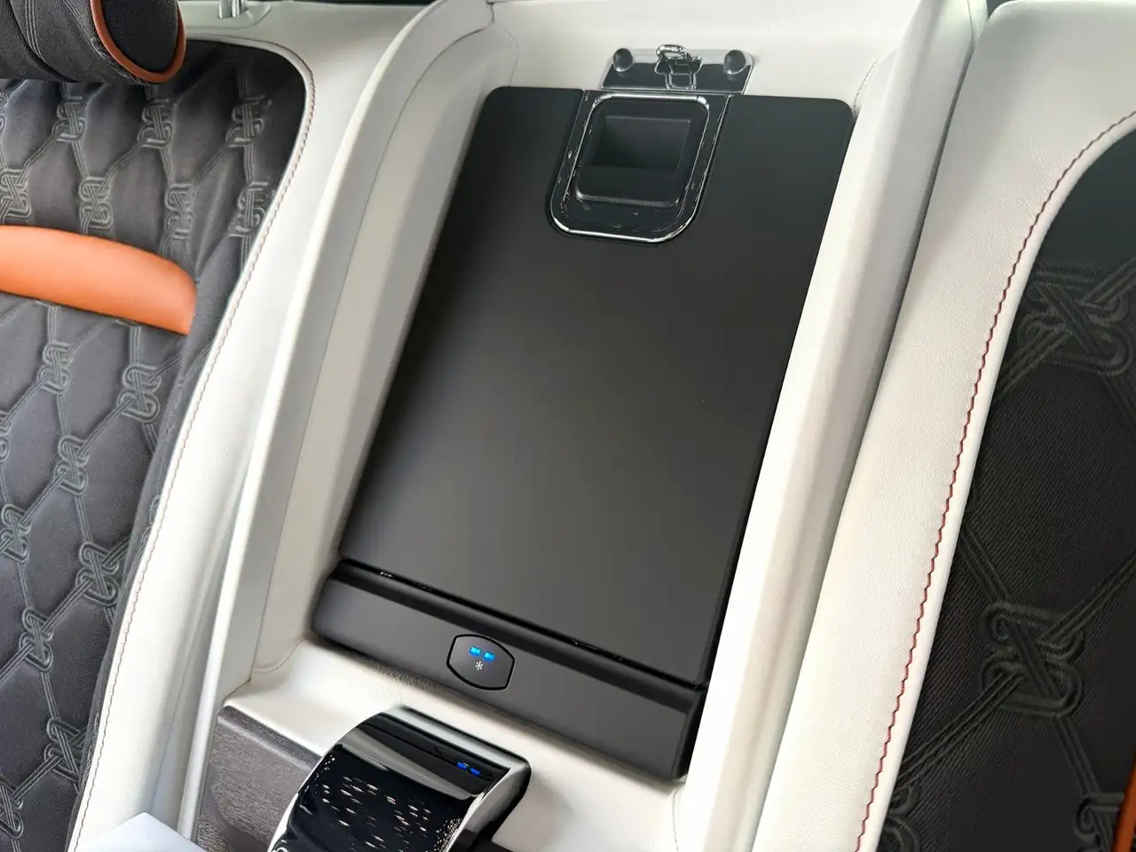 Rolls-Royce Cullinan 4 Seats Audio Series II heated&cooled — معرض صور السيارة 21