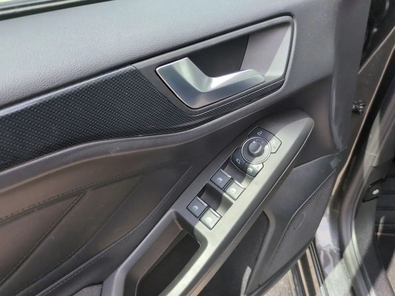 Ford Focus 1.0 EcoBoost ST-Line X Automatik Bluetooth — Galería del vehículo 11