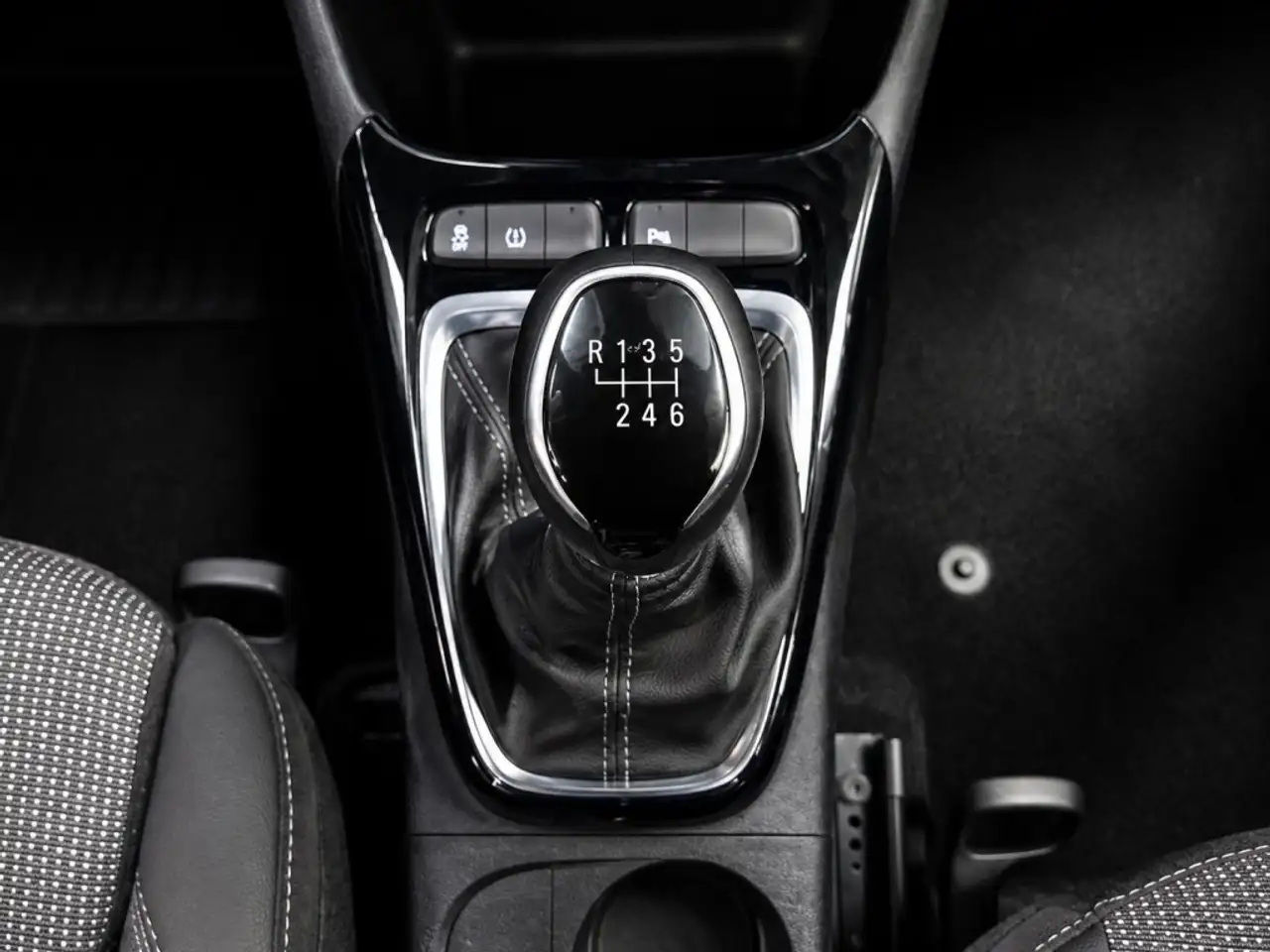 Opel Crossland Pequeño Manual de 5 Puertas — Galería del vehículo 19