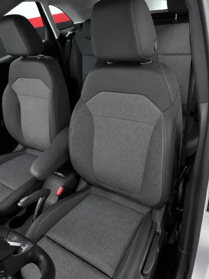 Opel Crossland Pequeño Manual de 5 Puertas — Galería del vehículo 13