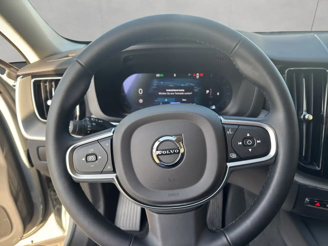 Volvo XC60 XC60 B5 AWD Vollleder Pilot BLIS H&K Voll-LED 19'' — Galería del vehículo 8