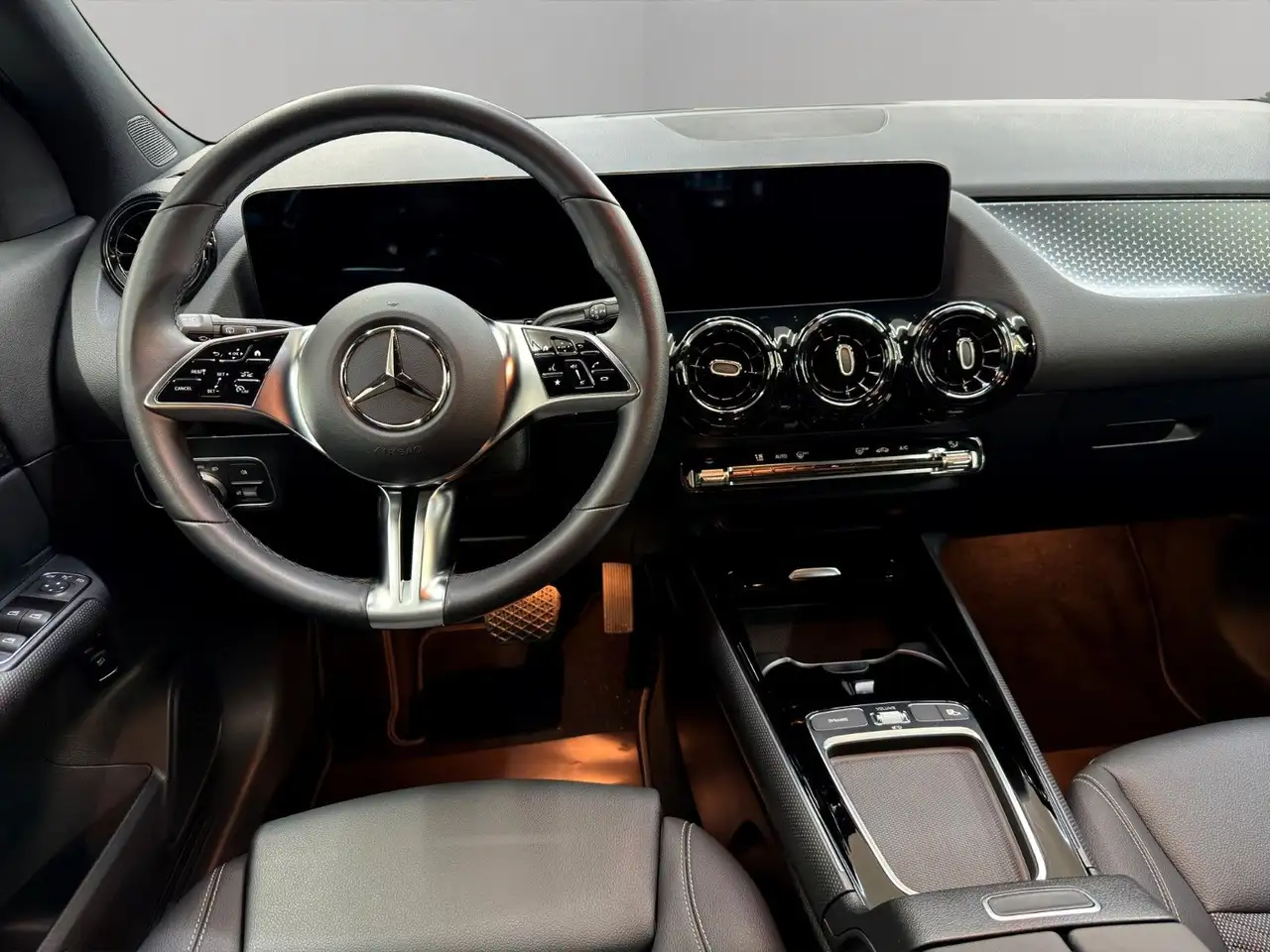 Mercedes-Benz GLA 200 Automatik*Navi*LED*Park-Paket*1.Hand — Galería del vehículo 10