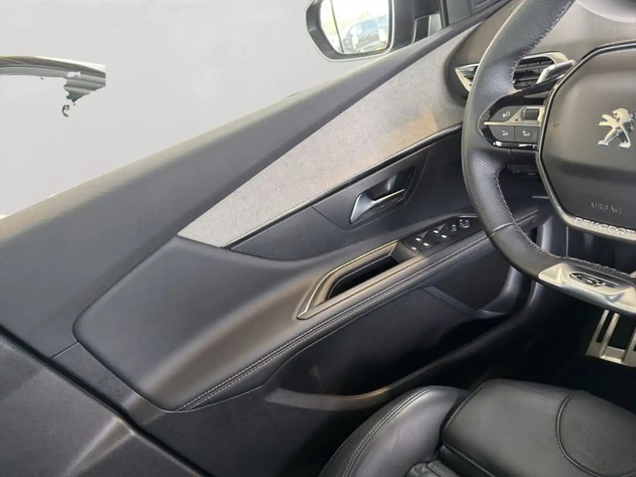 Peugeot 3008 Hybrid 136 GT E-Sitze, Massage Sitze, Keyless — Galerie du véhicule 12