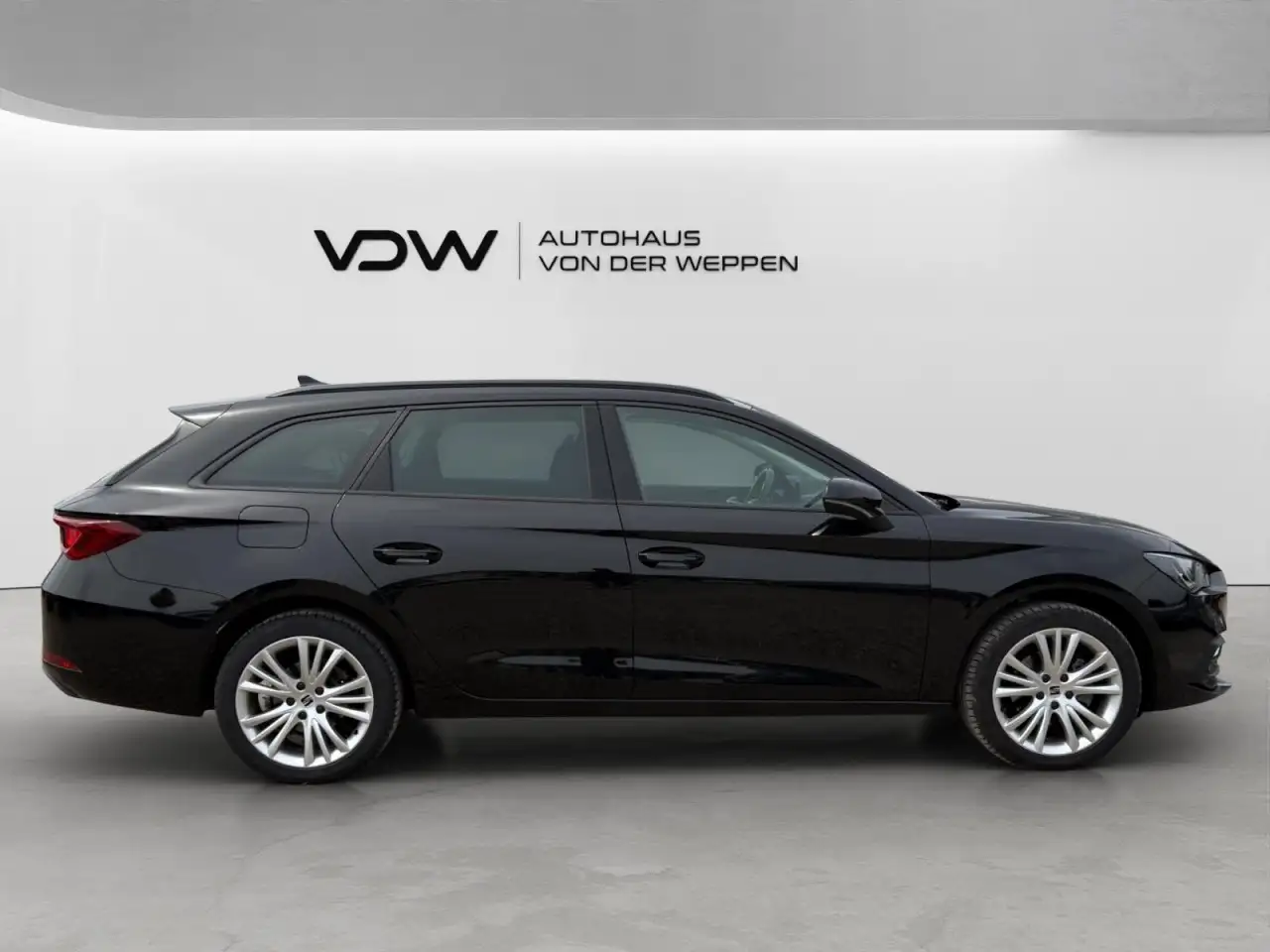 SEAT Leon Sportstourer 1.5 TSI 85 kW Style Edition Klima — معرض صور السيارة 11