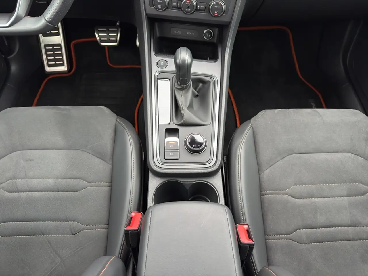 CUPRA Ateca 2.0 TSI DSG 4Drive VZ DCC PANO*VIRTUAL*NAVI*LED... — معرض صور السيارة 20