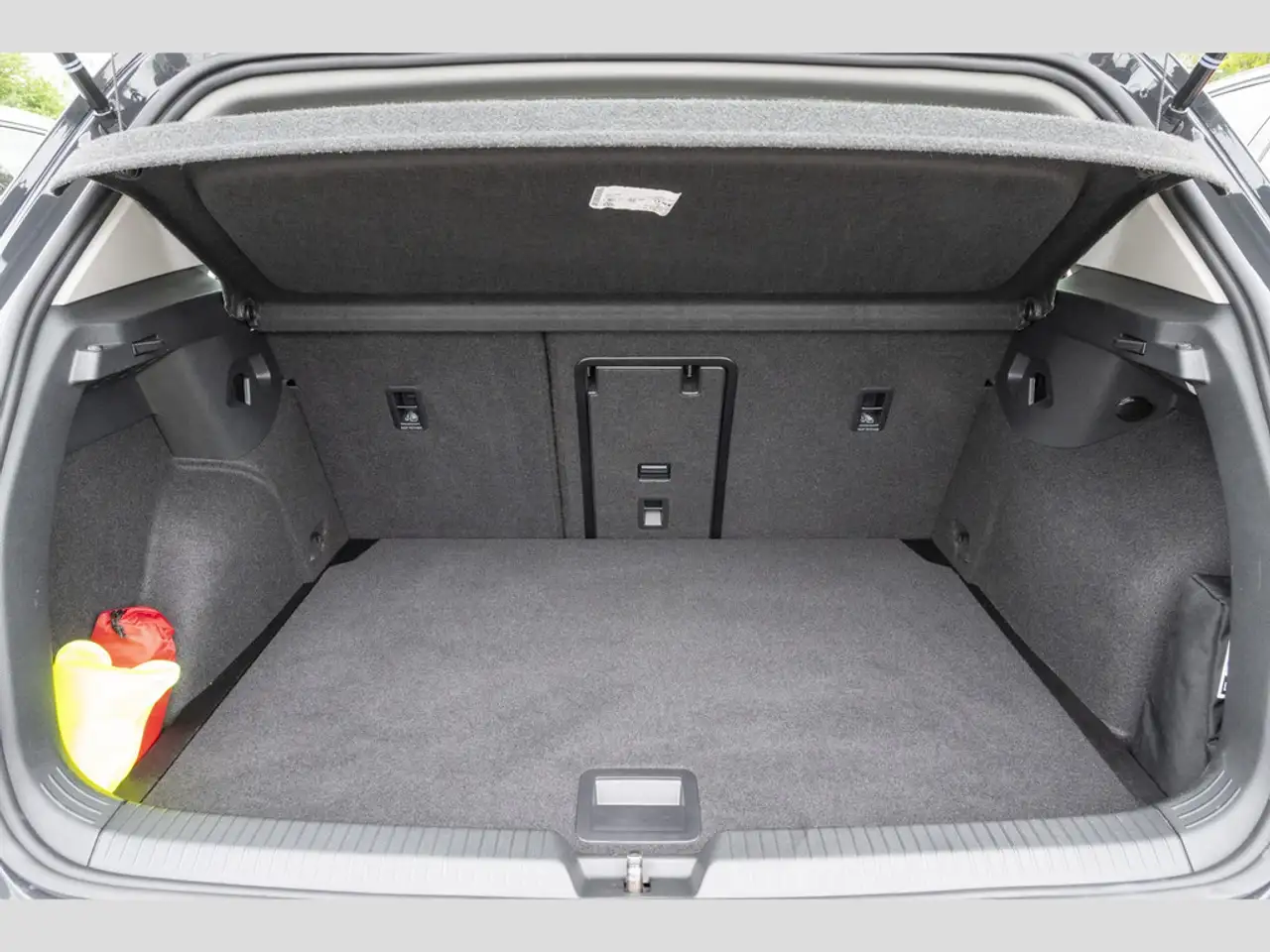 Volkswagen Golf VIII 1,5 Style ESP, Klima, LED, DAB+, APP Connect — Vehicle gallery 6