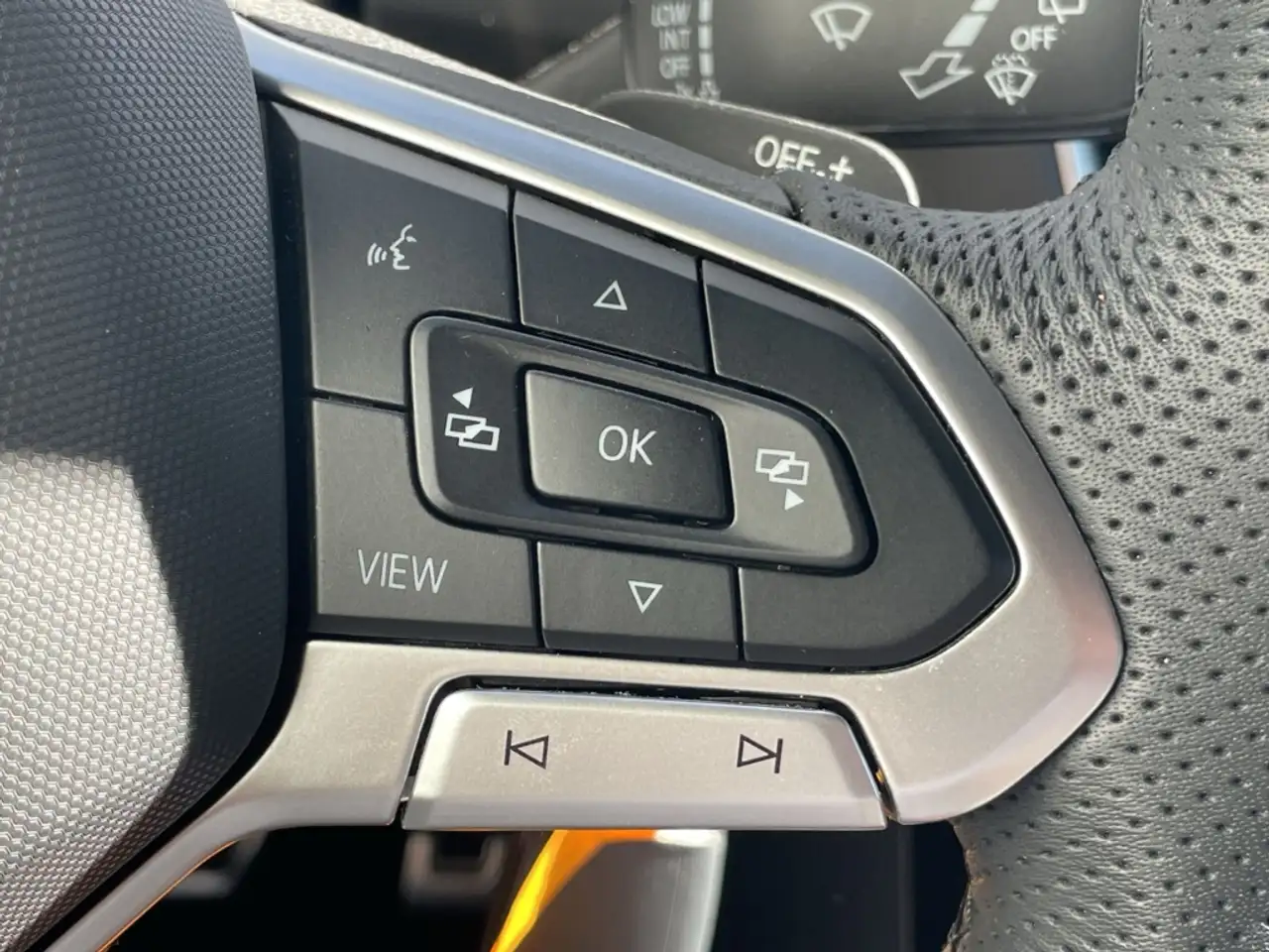 Volkswagen T-Roc 1.5 TSI DSG R-Line Pano/Kamera/IQ.LIGHT/ACC/Navi/A — Galerie du véhicule 15