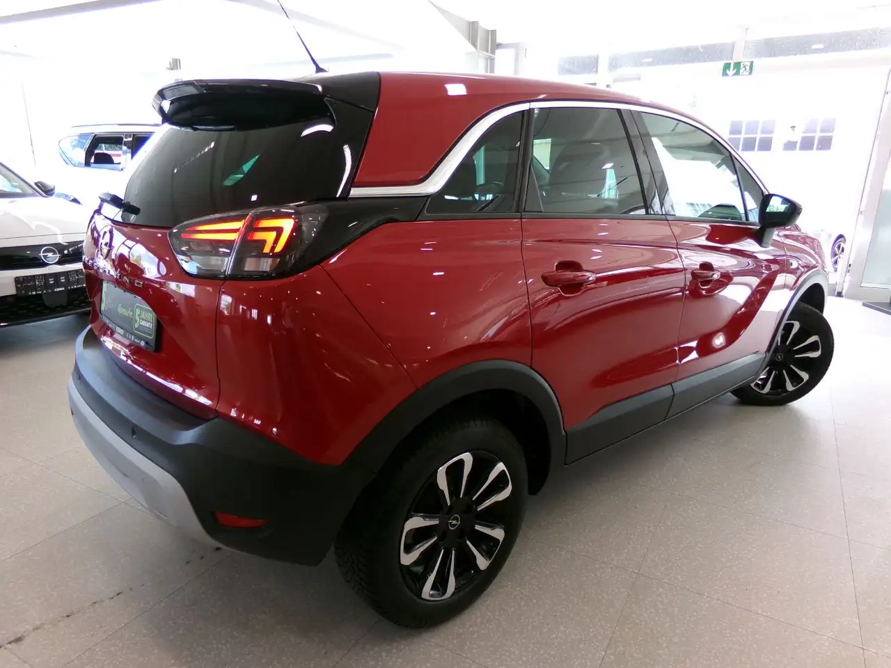 Opel Crossland 1.2 Turbo ELEGANCE LED+Navi+2xKlima+LM — Vehicle gallery 3