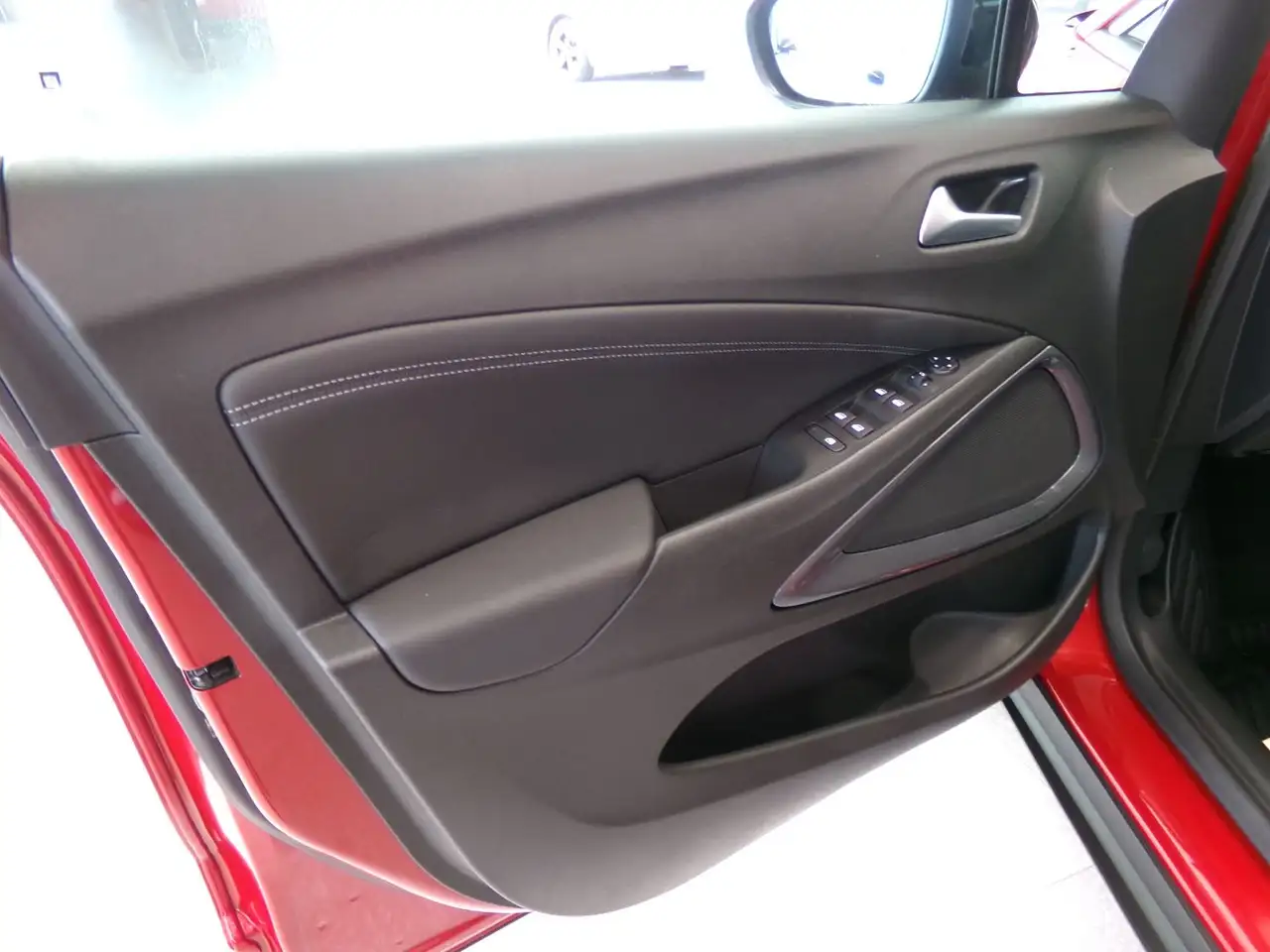 Opel Crossland 1.2 Turbo ELEGANCE LED+Navi+2xKlima+LM — Vehicle gallery 17