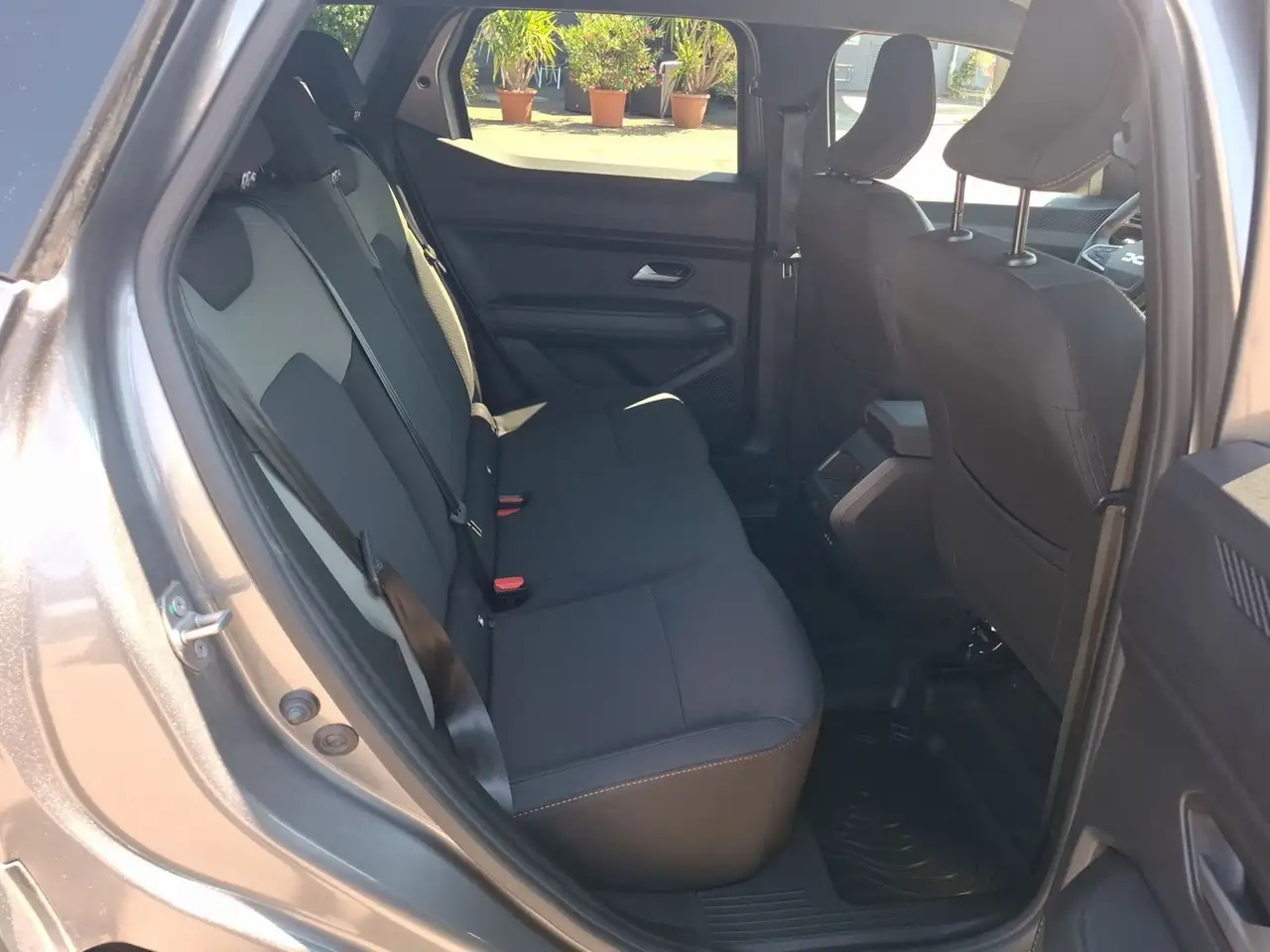 Dacia Duster III TCe 130 Extreme *AHK*CAM*APP* Klima — Galerie du véhicule 15