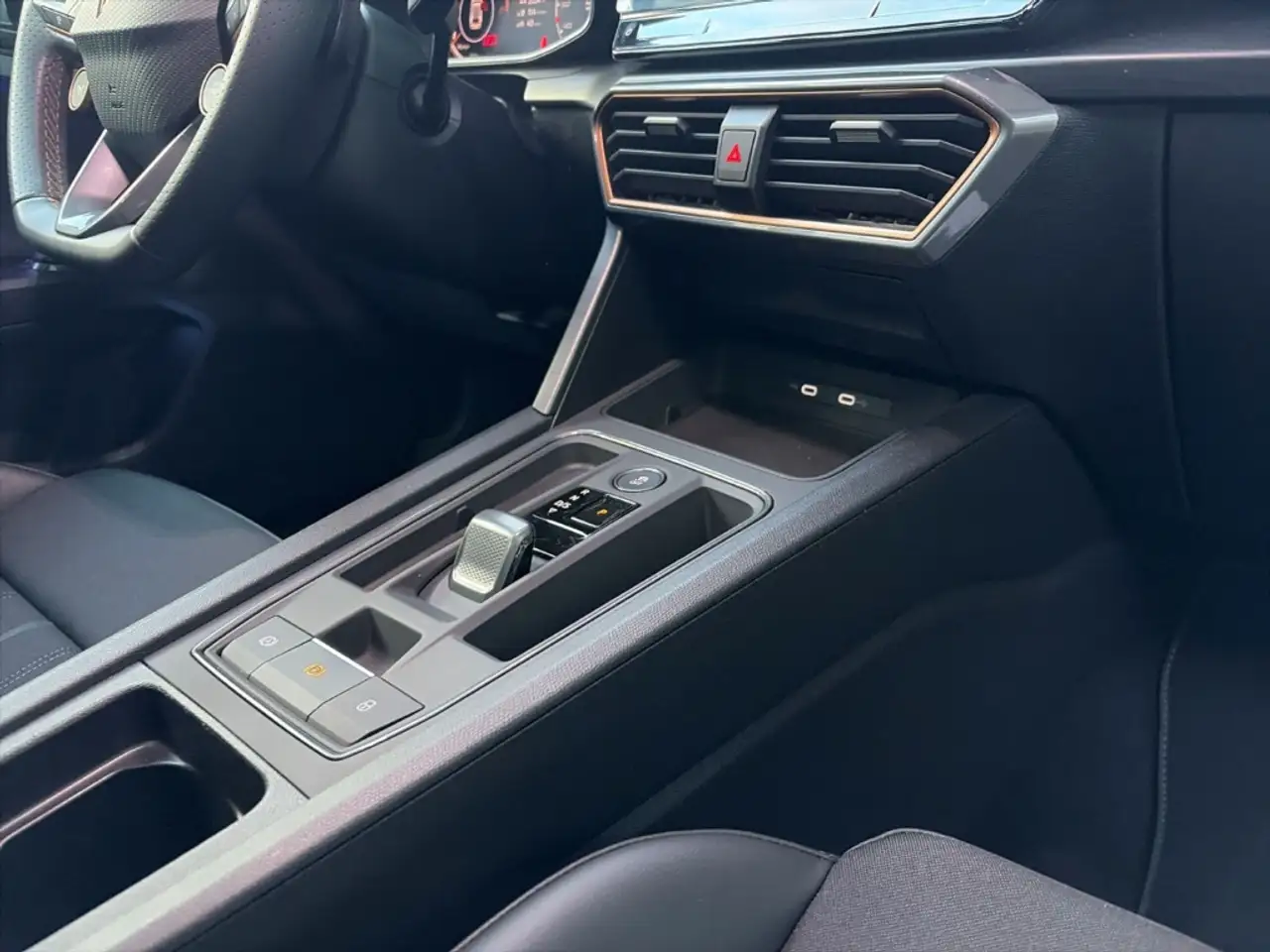 CUPRA Formentor CUPRA VZ 2.0 TSI 4Drive Automatik 228 kW (310 PS) — معرض صور السيارة 8
