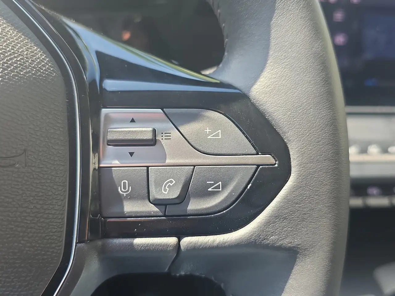 Peugeot 308 1.2 PureTech 130 Active Pack *Sitzheizung*PDC — معرض صور السيارة 14
