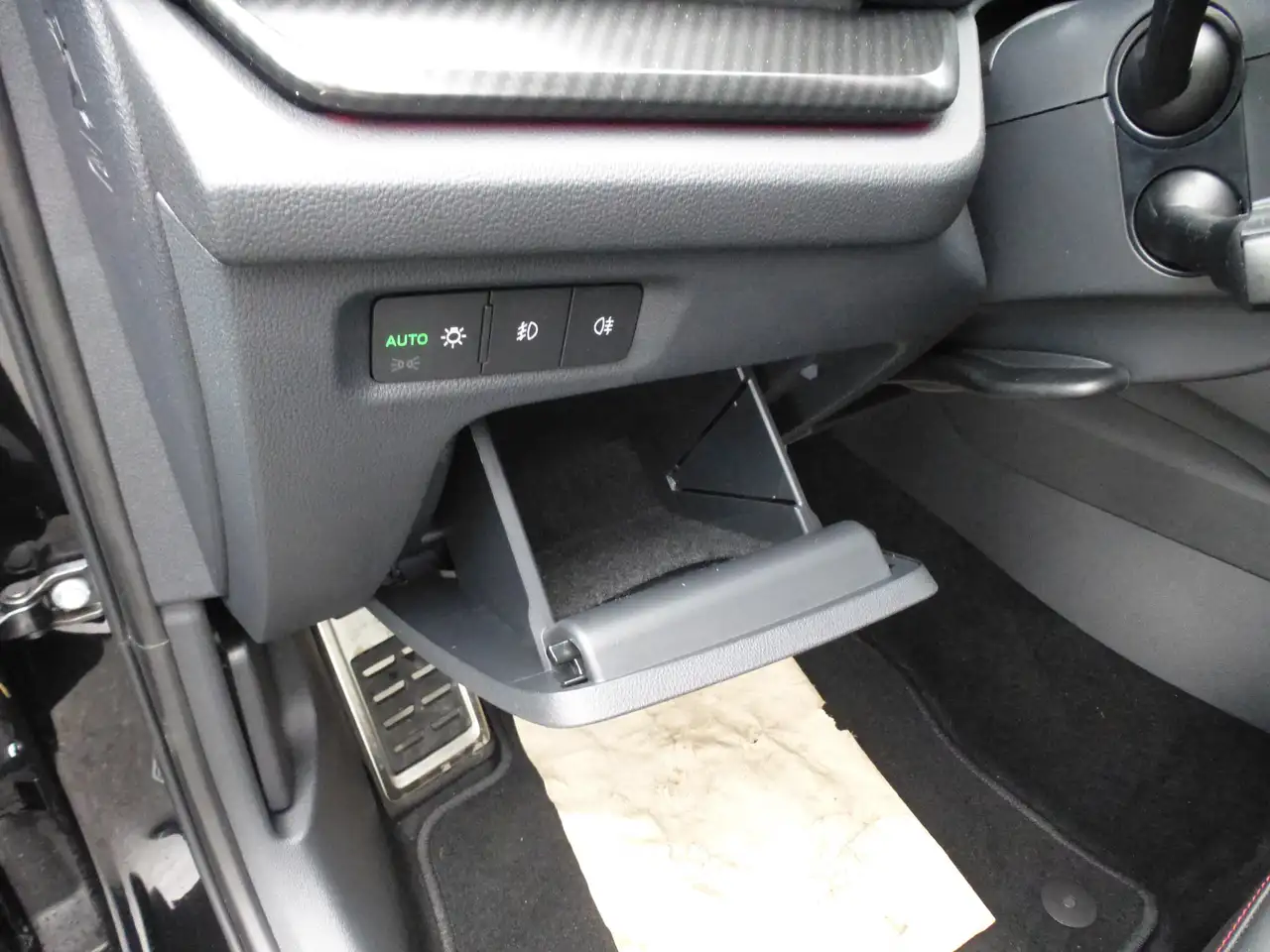 Skoda Octavia RS*SD-Glas*AHK*SHZ VuH*Navi*ACC*Spurwe-Assist*RfK* — معرض صور السيارة 20