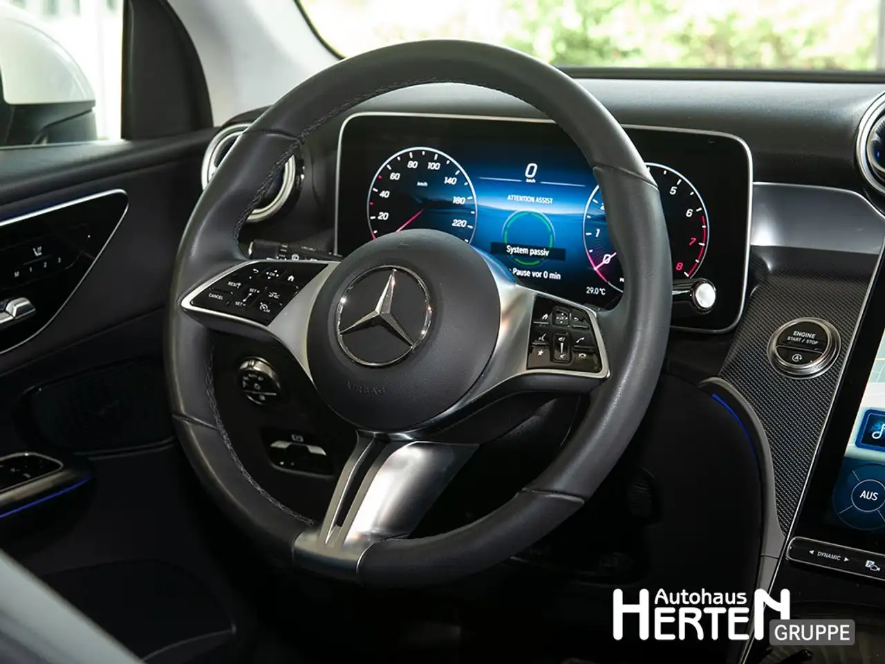 Mercedes-Benz GLC 200 4M AVANTGARDE+DIGITAL LIGHT+STANDHEIZUNG — معرض صور السيارة 7