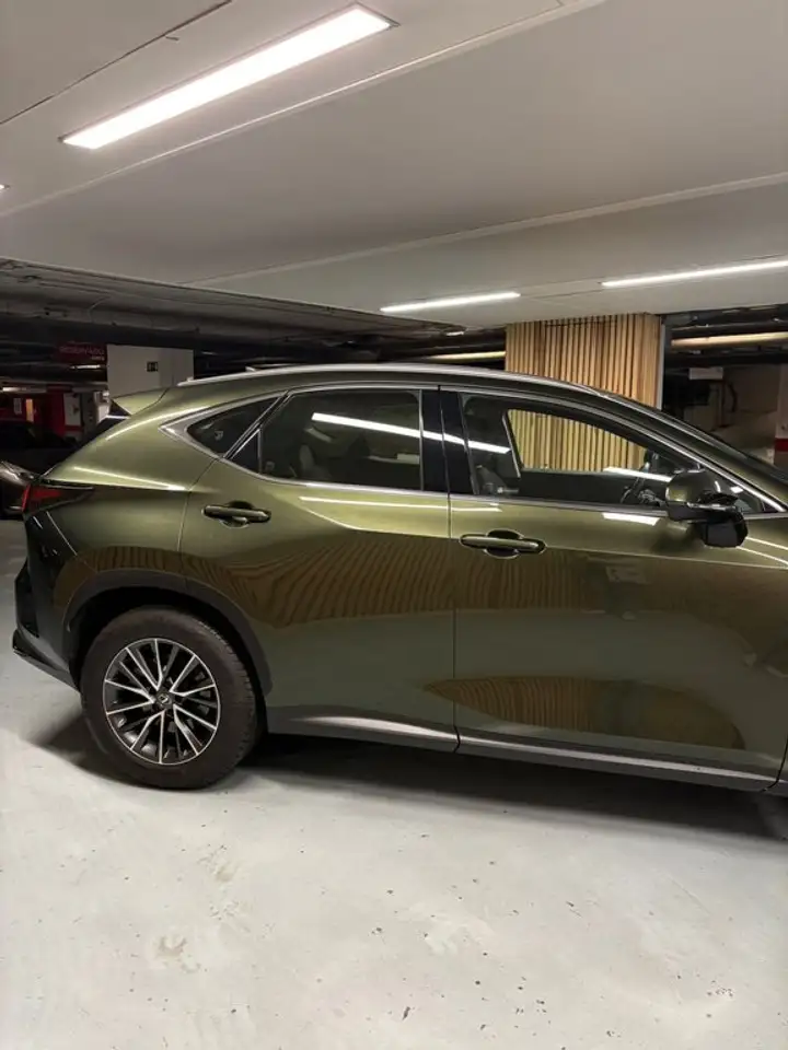 Lexus NX 350h Premium 2WD — Vehicle gallery 38