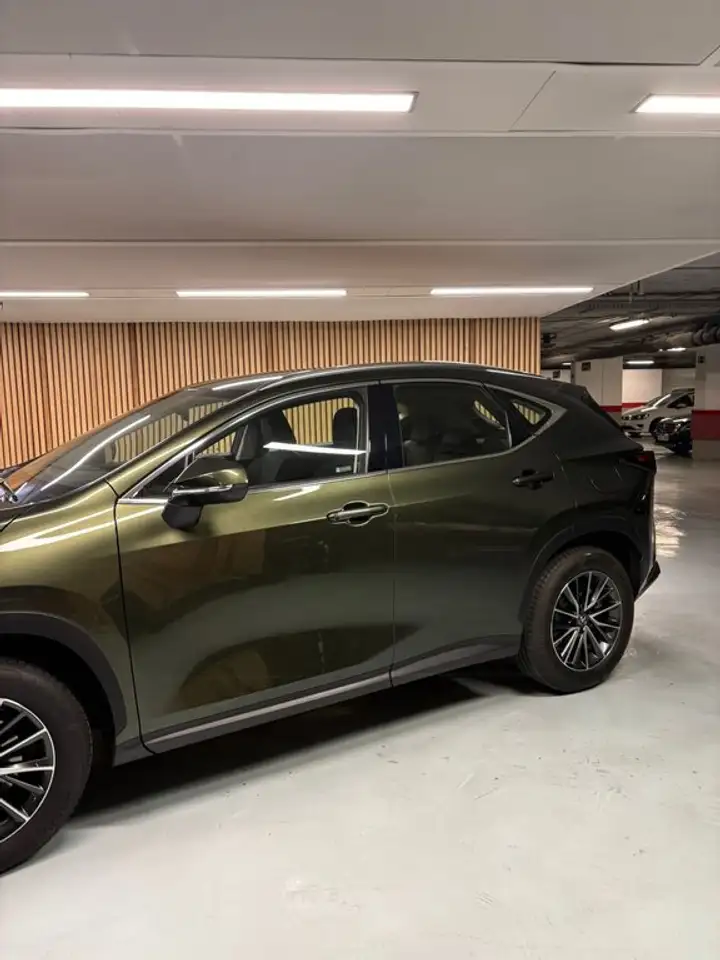 Lexus NX 350h Premium 2WD — Vehicle gallery 36